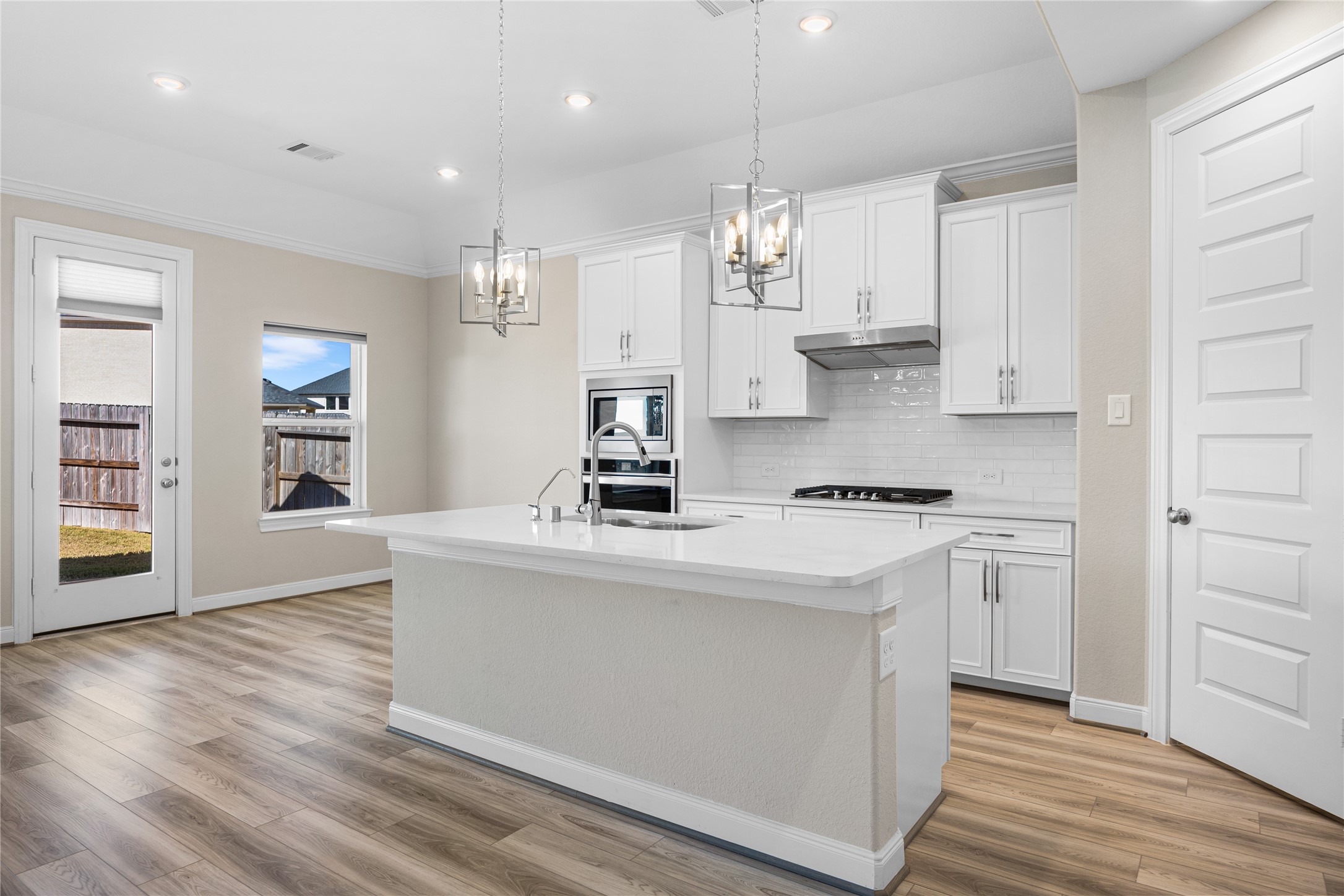 17681 Rosette Grass Drive Property Photo 6
