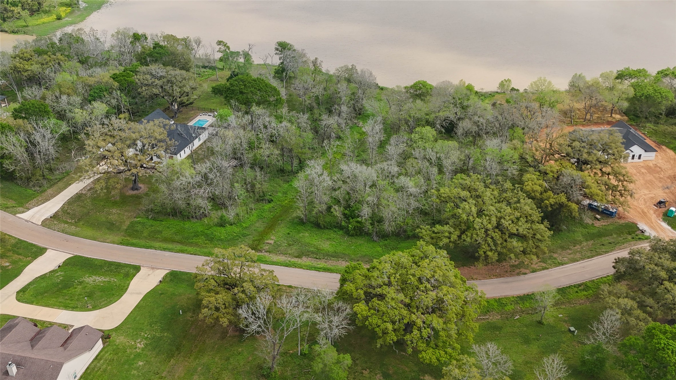 21502 Chenango Lake Drive Property Photo 3