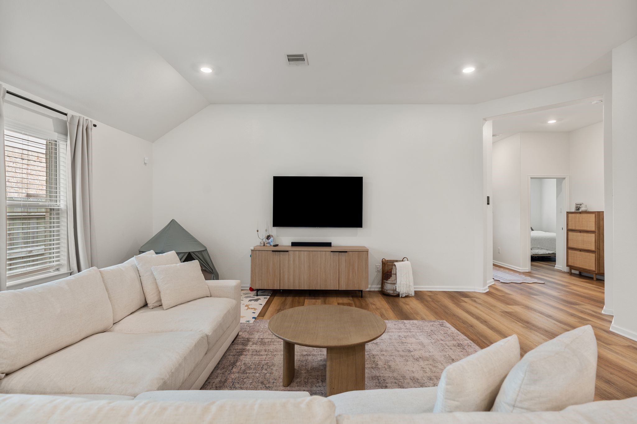 15806 Tullich Knoll Drive Property Photo 4