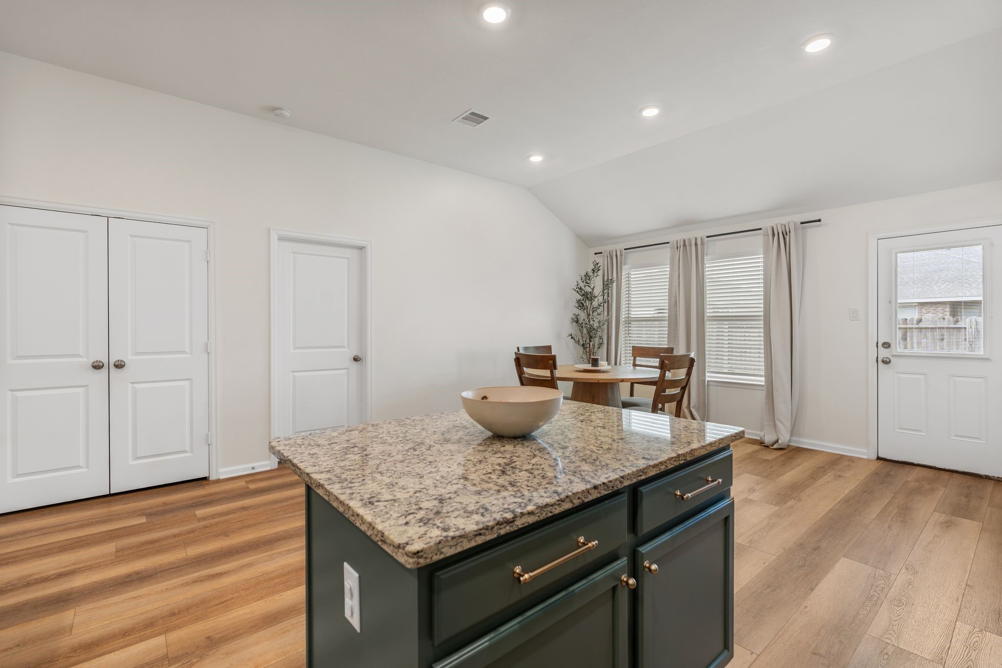 15806 Tullich Knoll Drive Property Photo 13