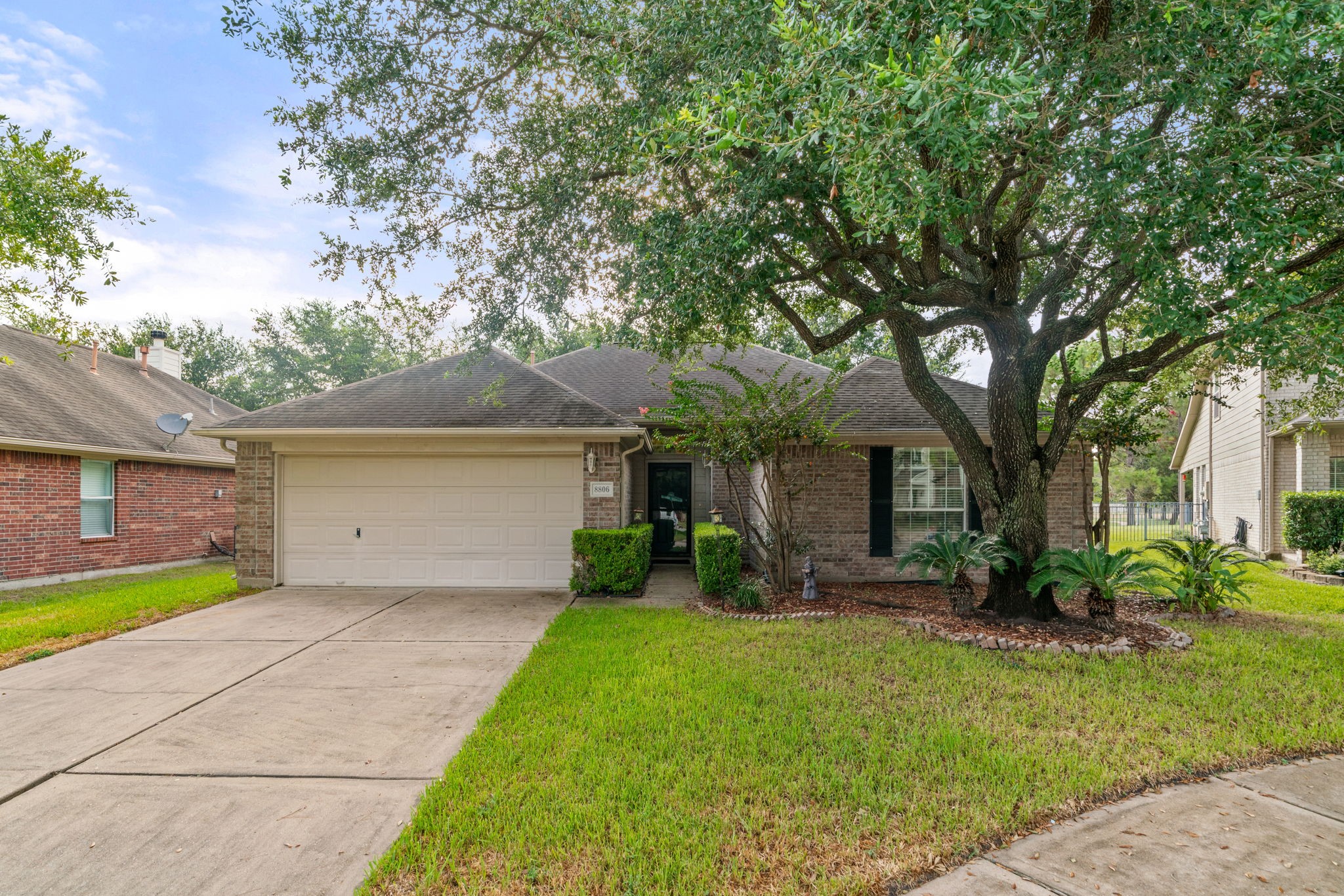 8806 Gas Light Village Drive Property Photo 1