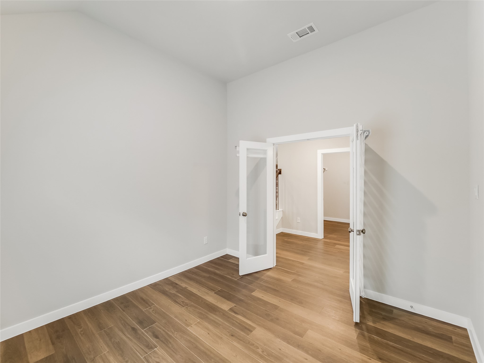 8634 Jetty Glen Drive Property Photo 9