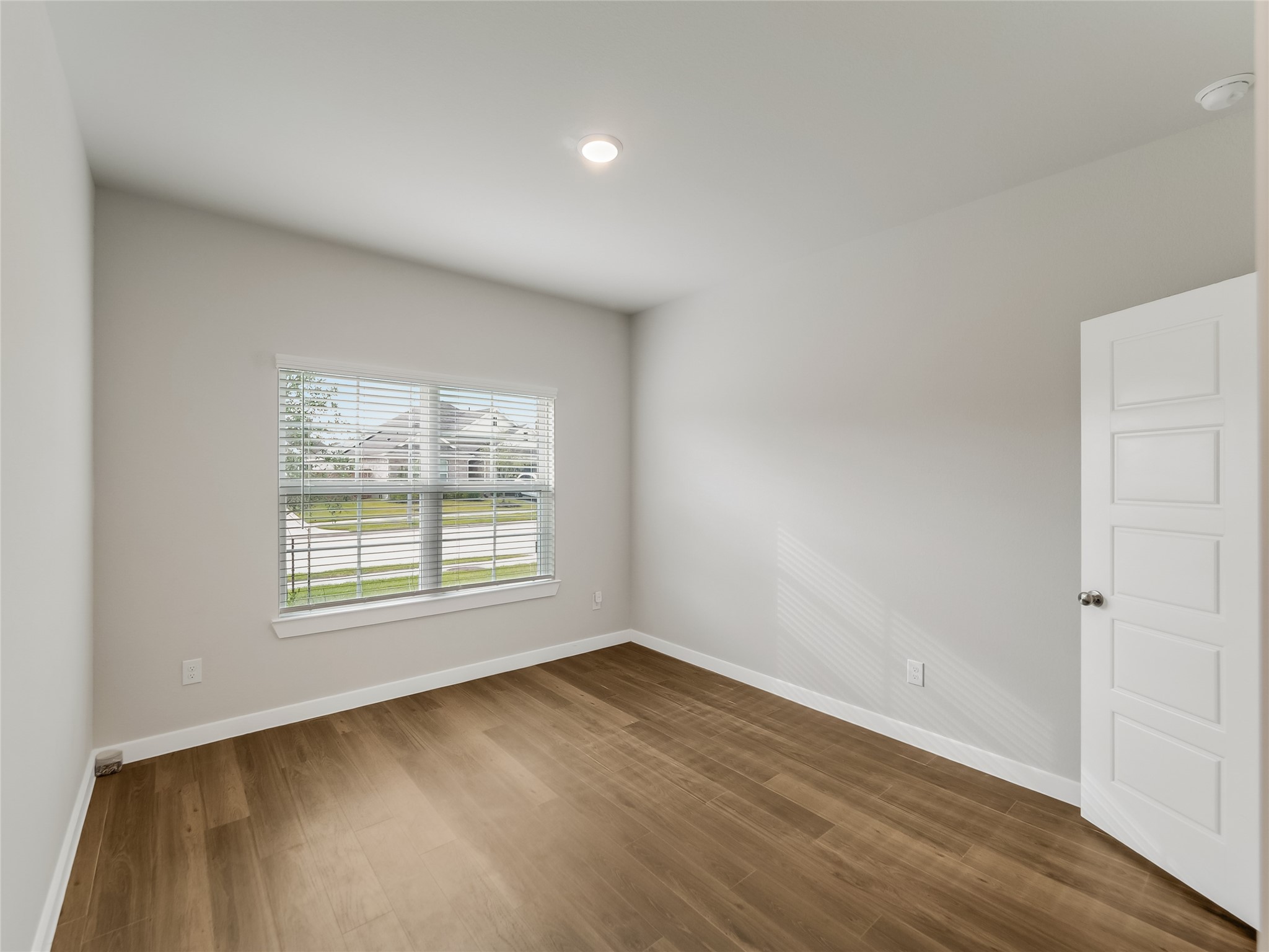 8634 Jetty Glen Drive Property Photo 10