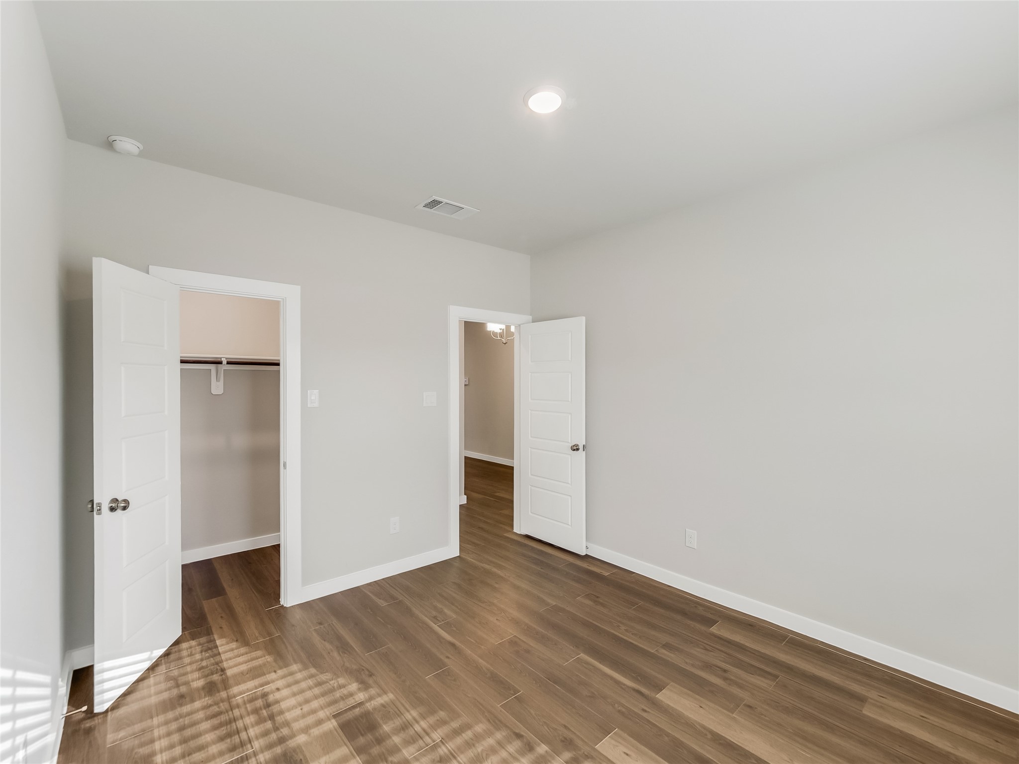 8634 Jetty Glen Drive Property Photo 11