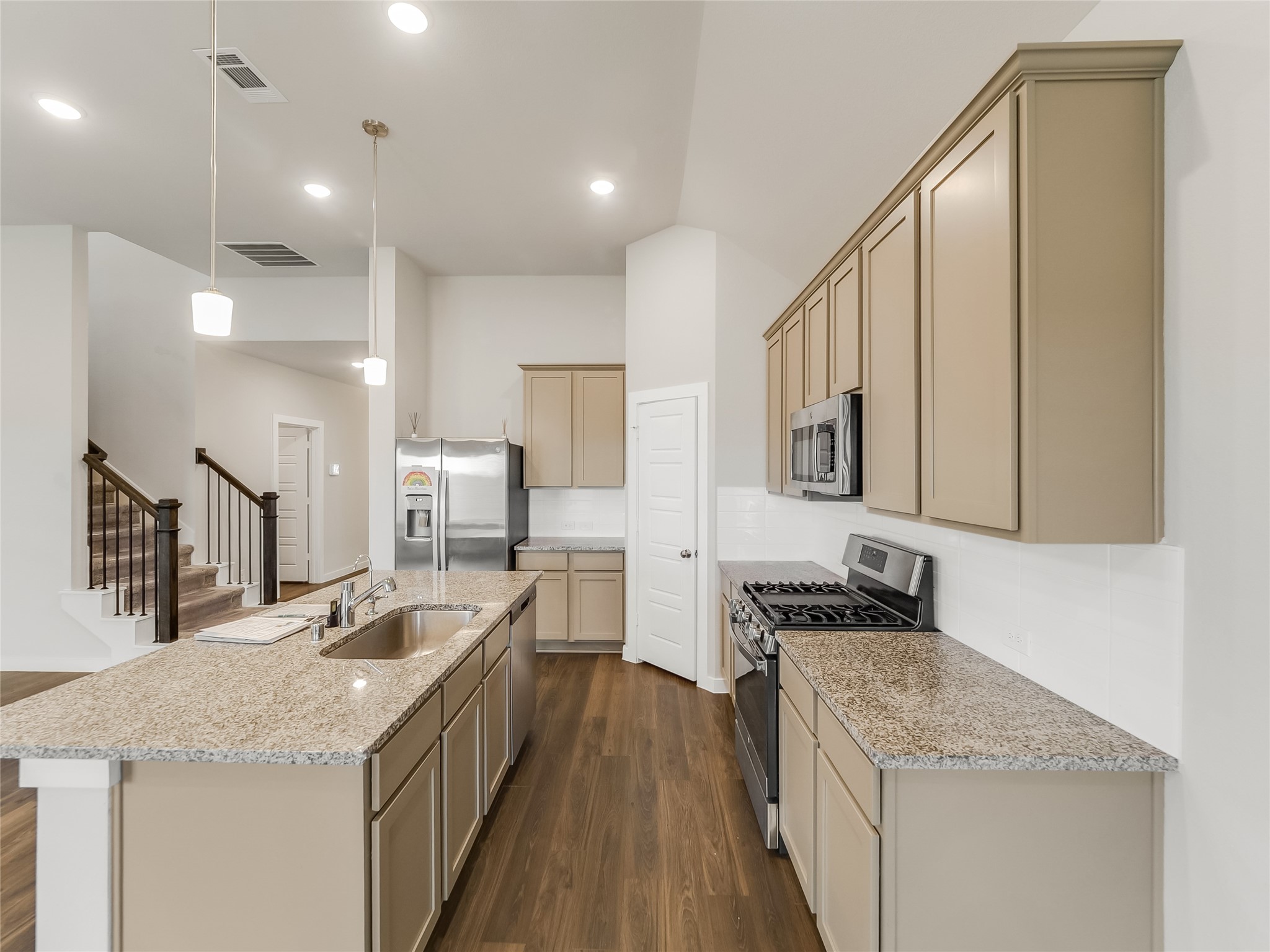 8634 Jetty Glen Drive Property Photo 16