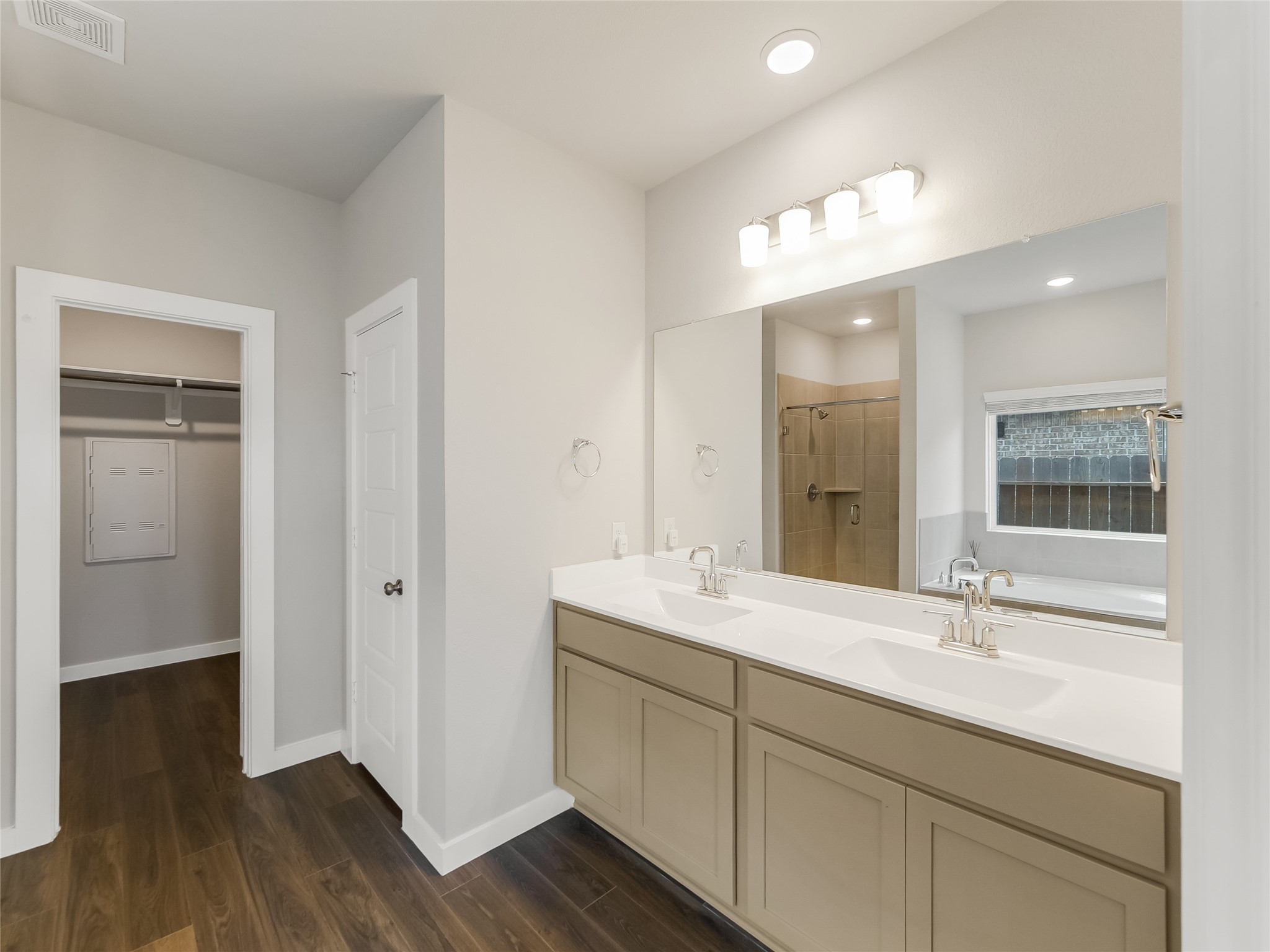 8634 Jetty Glen Drive Property Photo 25