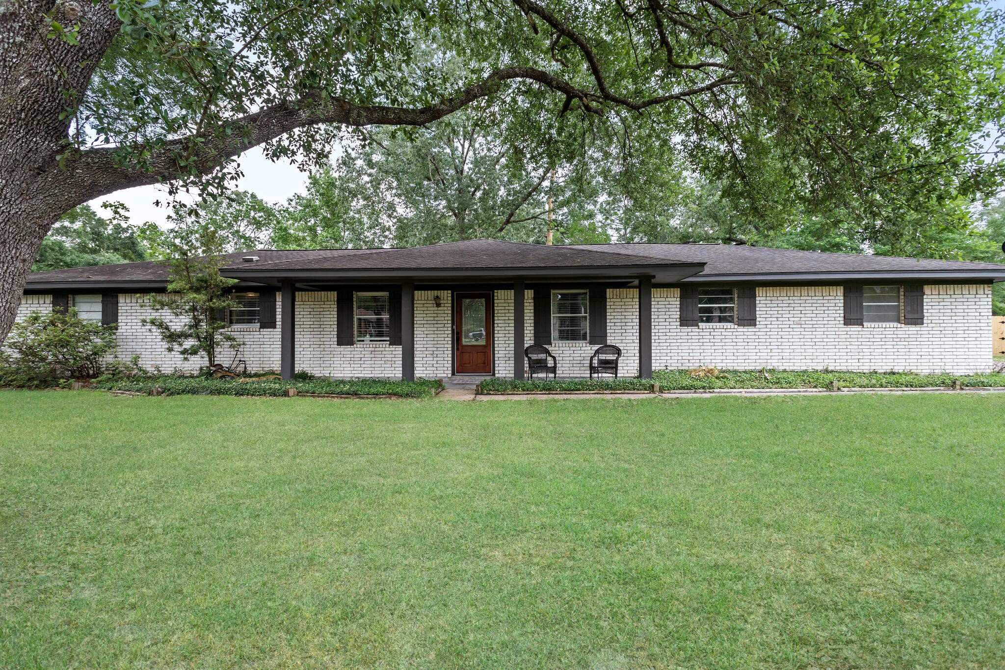 343 Pinemont Drive Property Photo 1