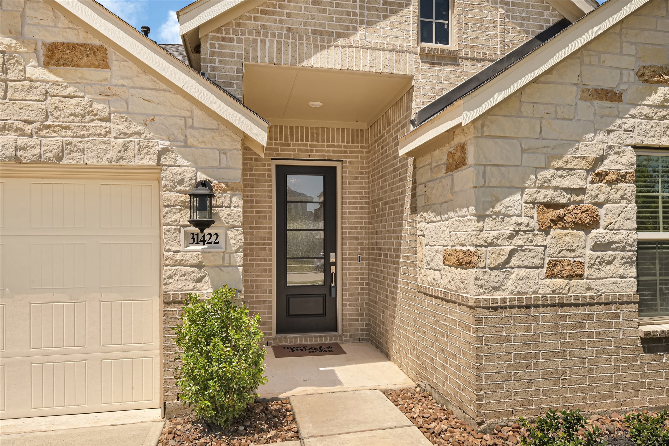 31422 Vineyard Creek Drive Property Photo 2