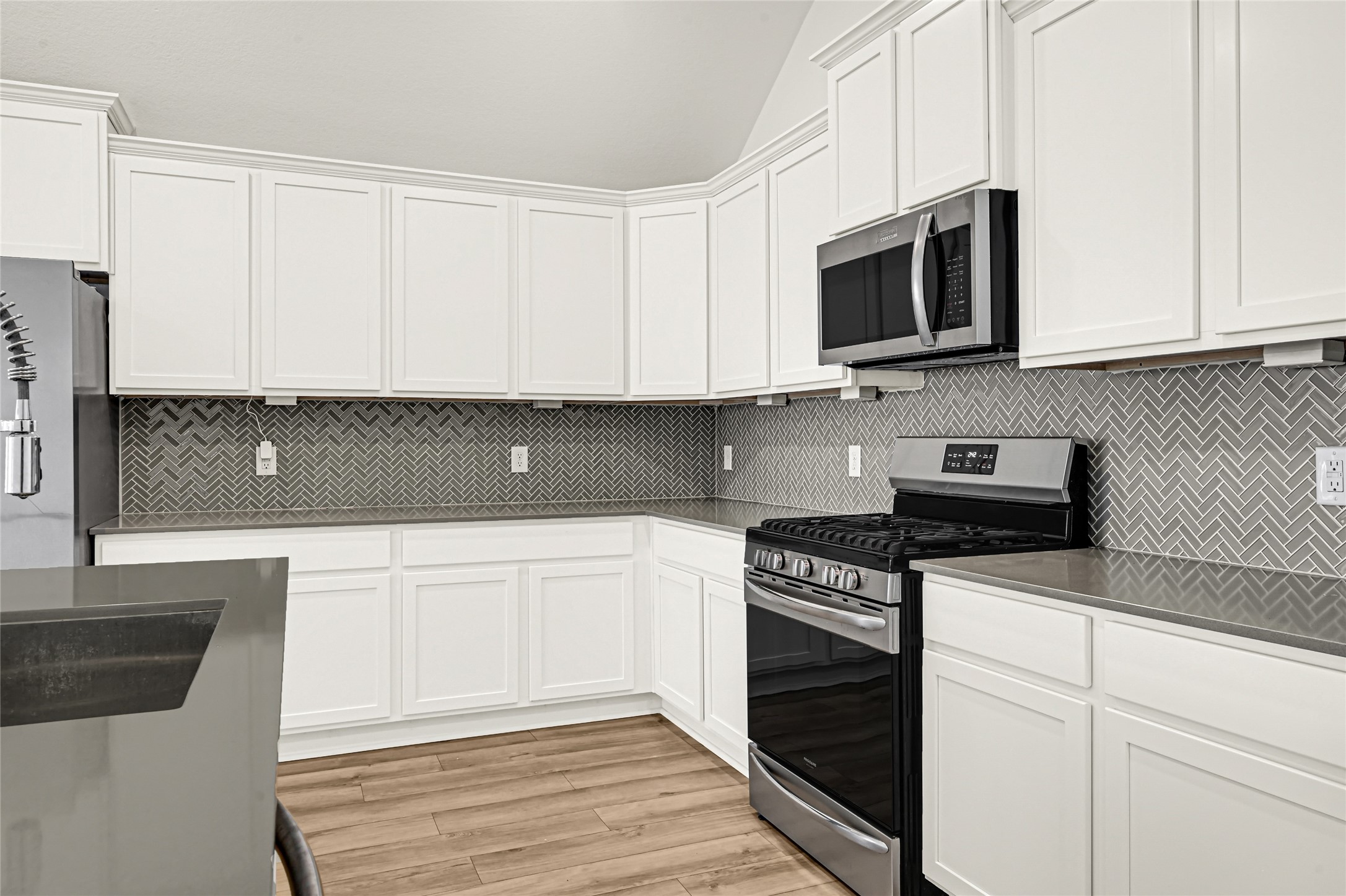 31422 Vineyard Creek Drive Property Photo 11