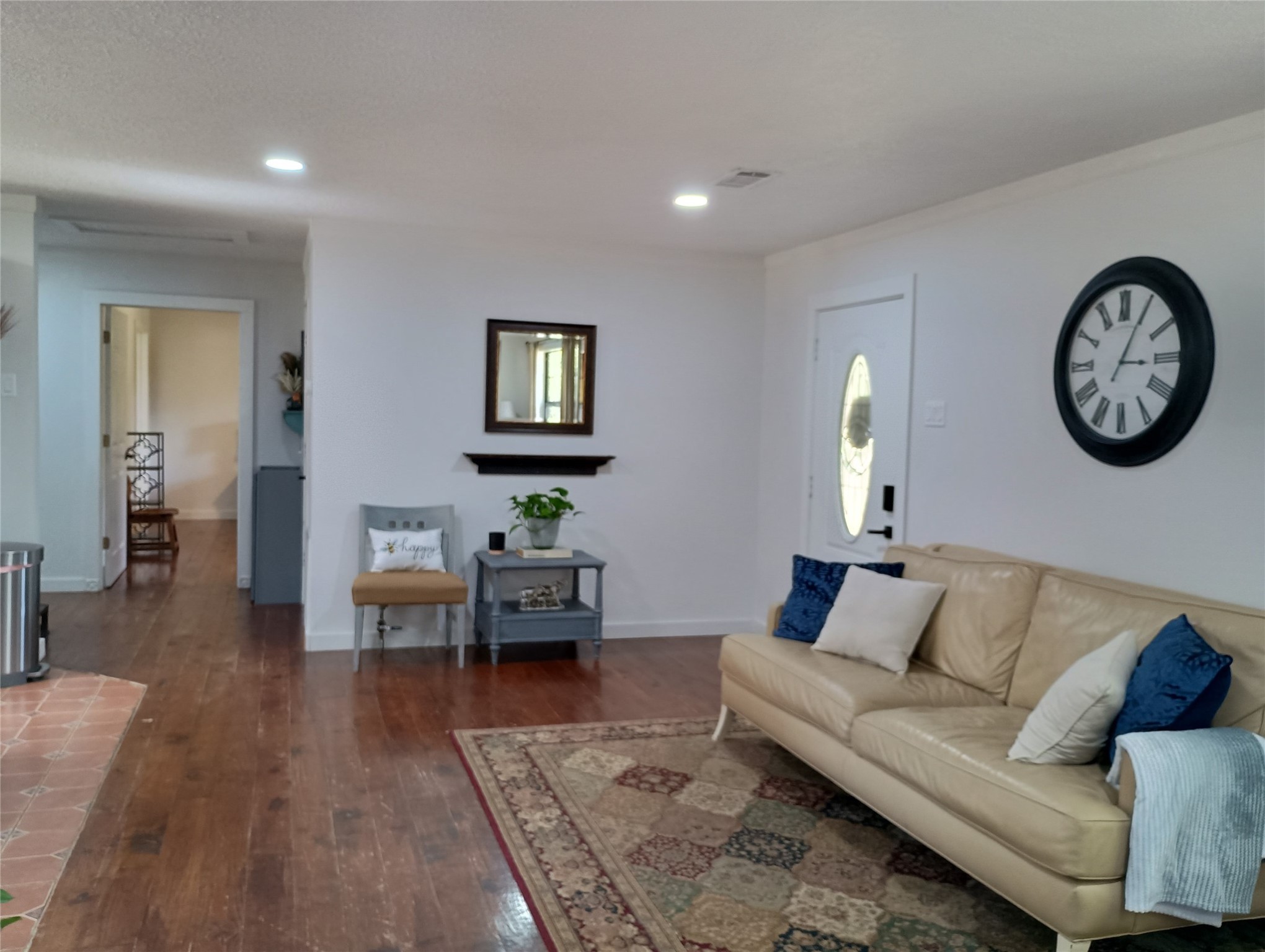 145 W Ivanhoe Drive Property Photo 3