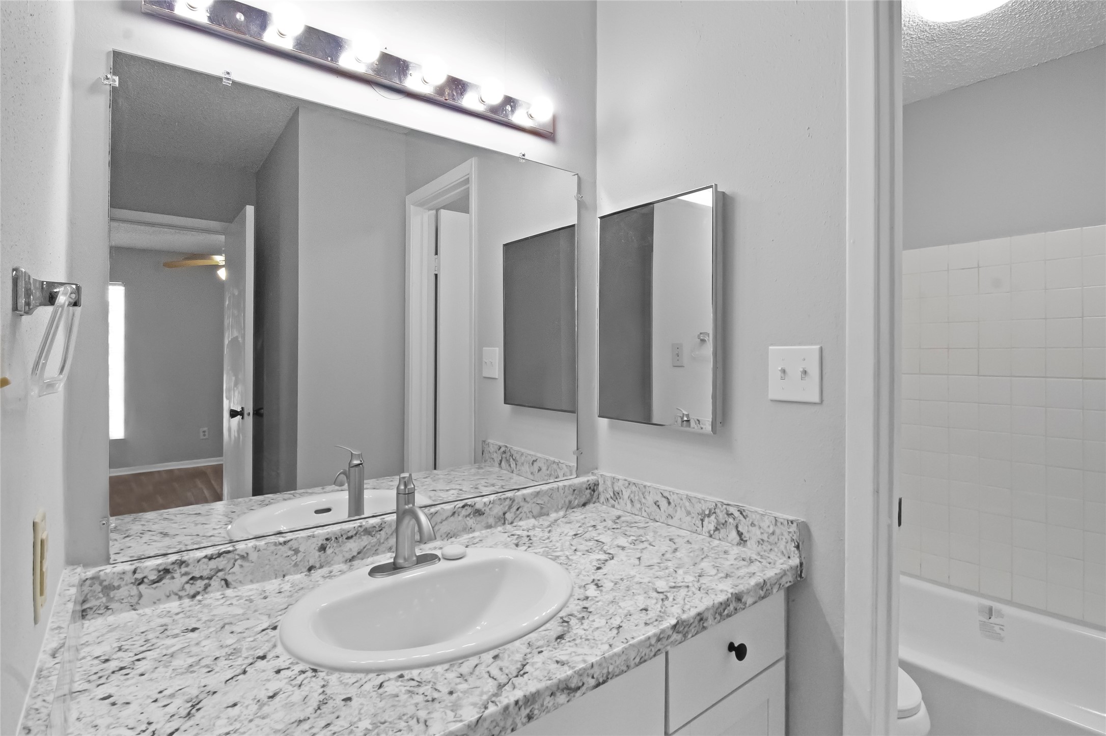 3919 Fairmont Parkway 257 Property Photo 9