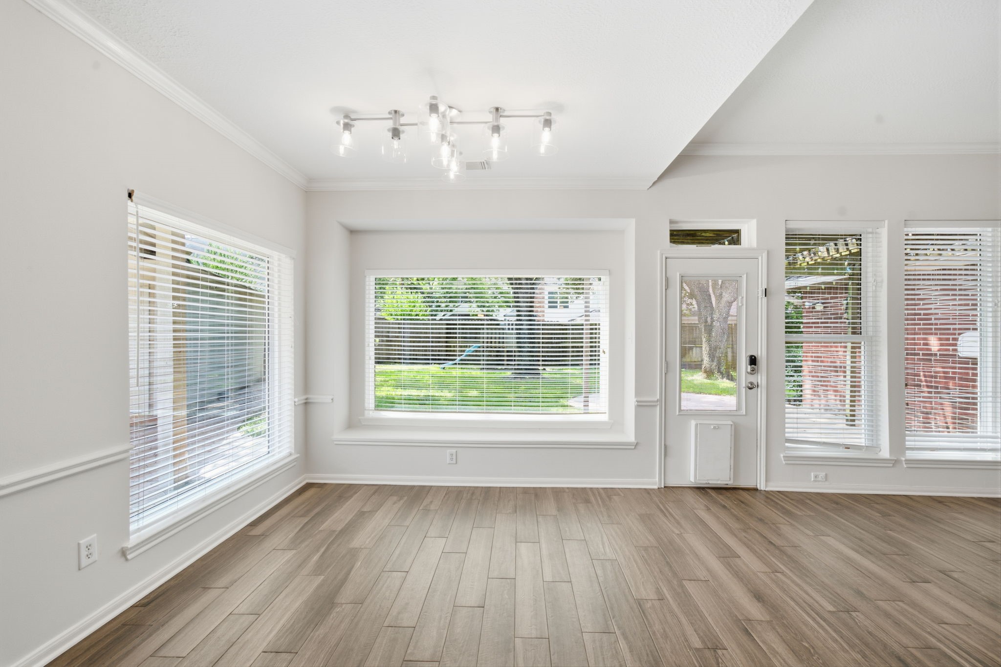 2214 Lytham Lane Property Photo 10