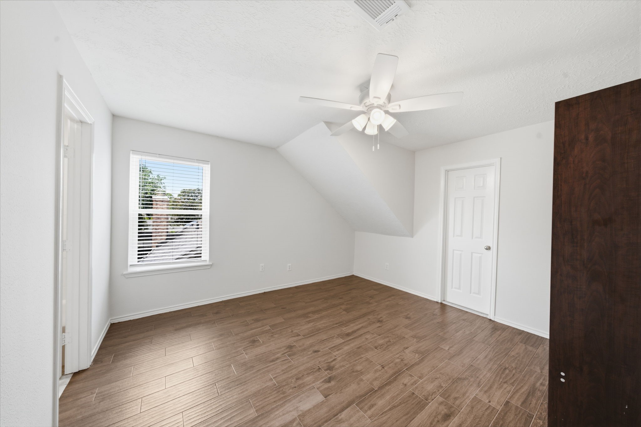 2214 Lytham Lane Property Photo 32