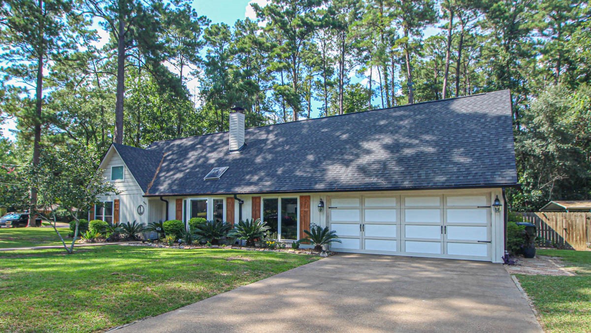 600 W Timberland Drive Property Photo 1
