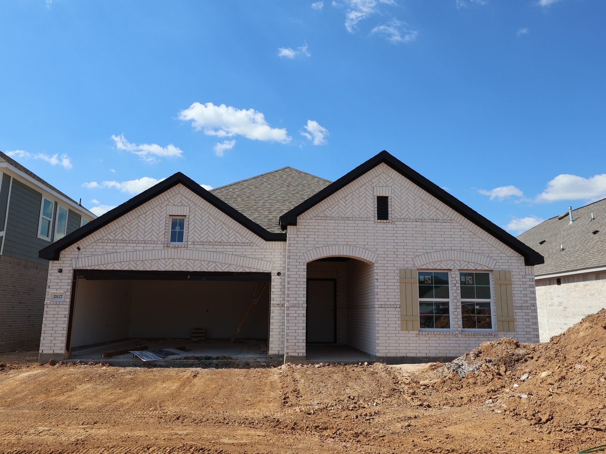 21127 Venetian Glass Lane Property Photo 1