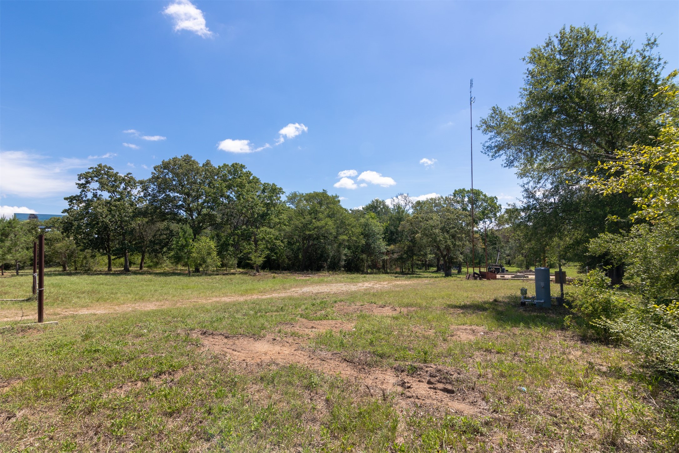 27108 Highway 6 Property Photo 18