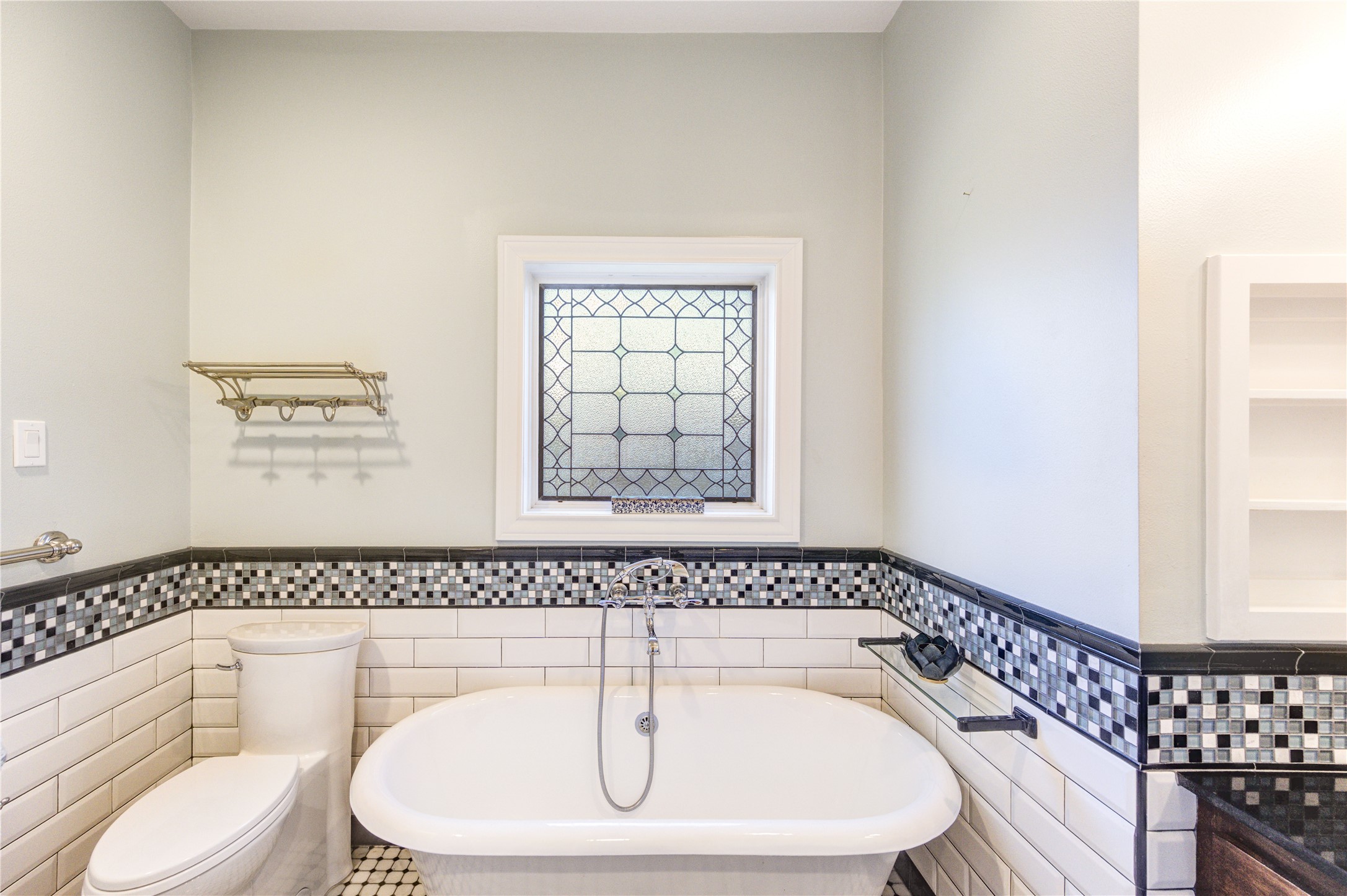 1550 Sue Barnett Drive Property Photo 15