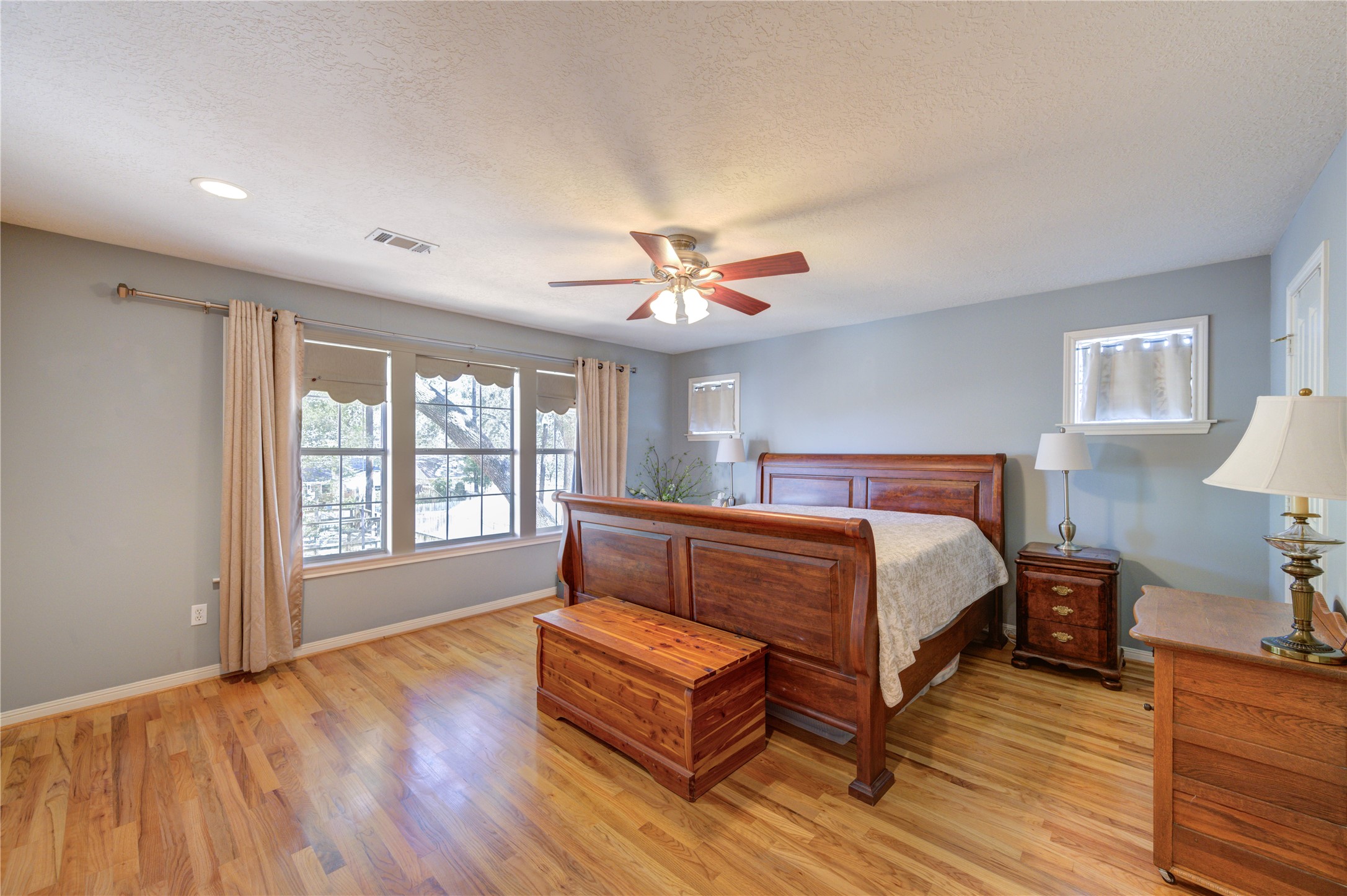 1550 Sue Barnett Drive Property Photo 19