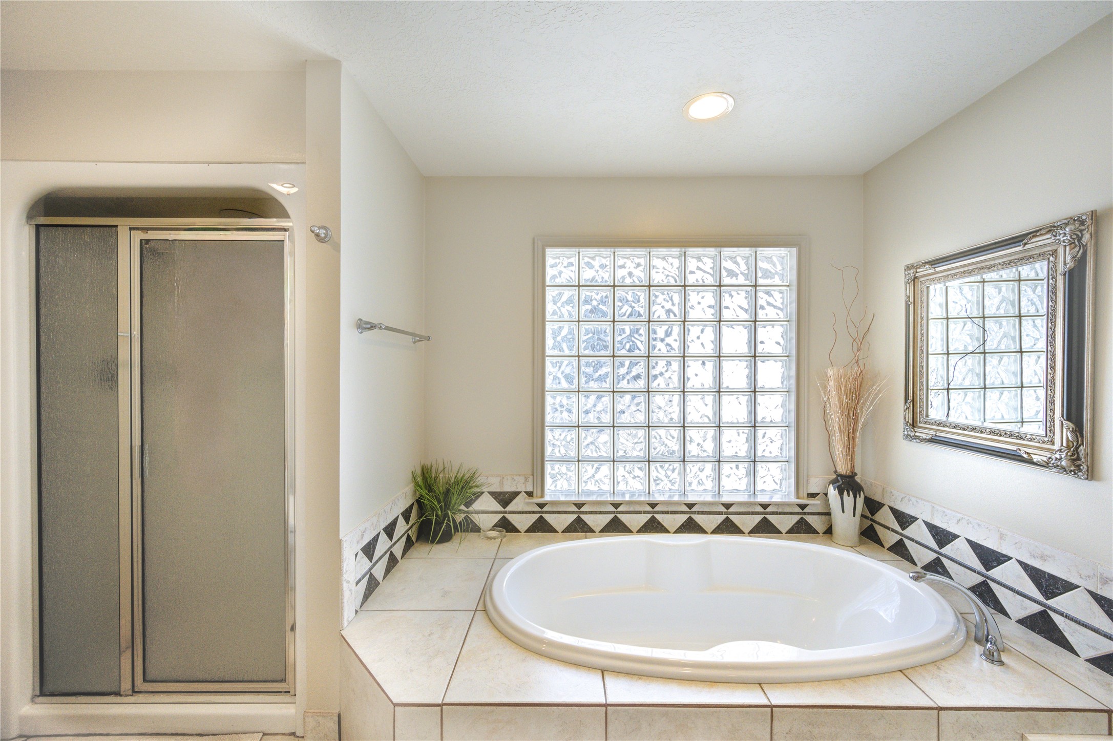 1550 Sue Barnett Drive Property Photo 21