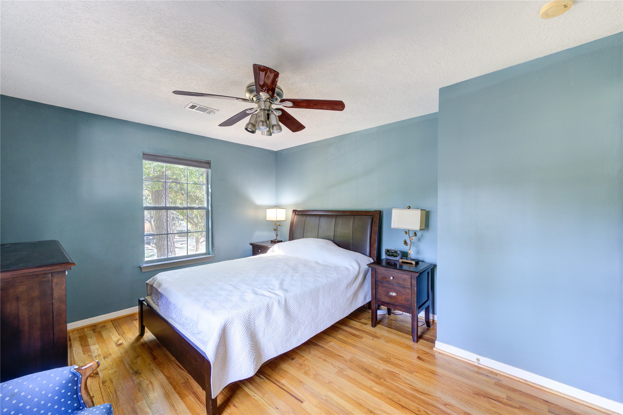1550 Sue Barnett Drive Property Photo 23