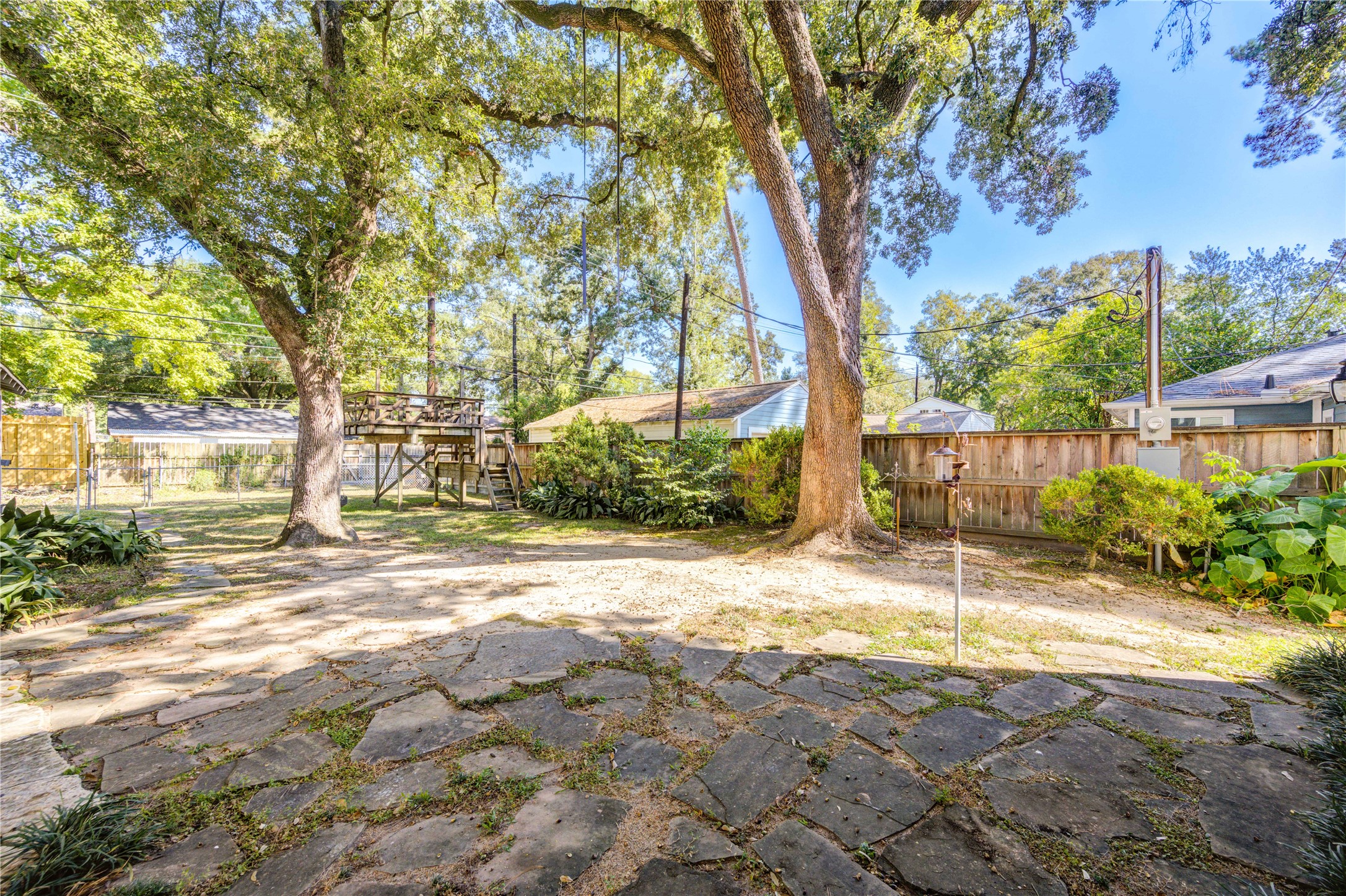 1550 Sue Barnett Drive Property Photo 33