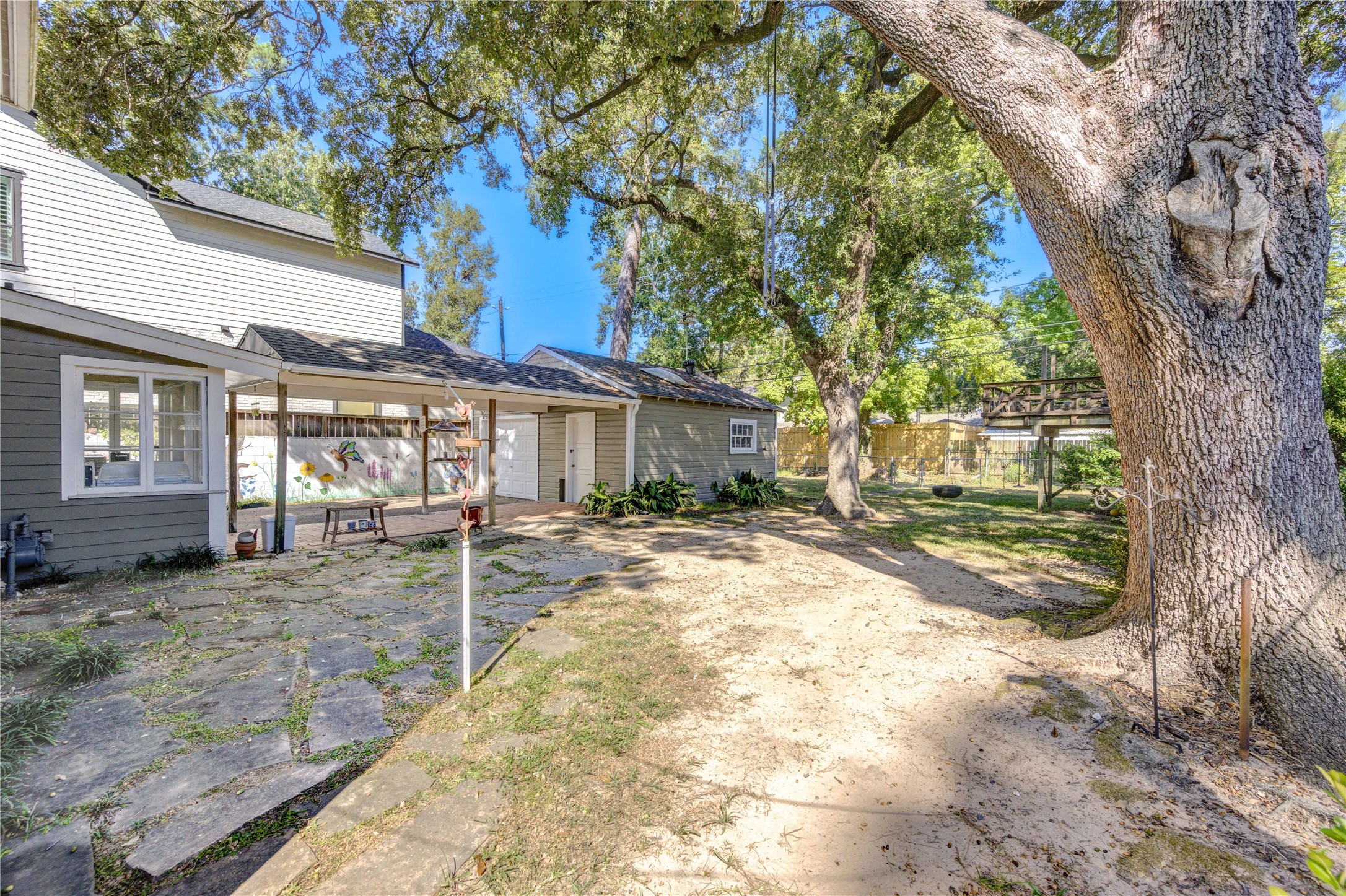 1550 Sue Barnett Drive Property Photo 35