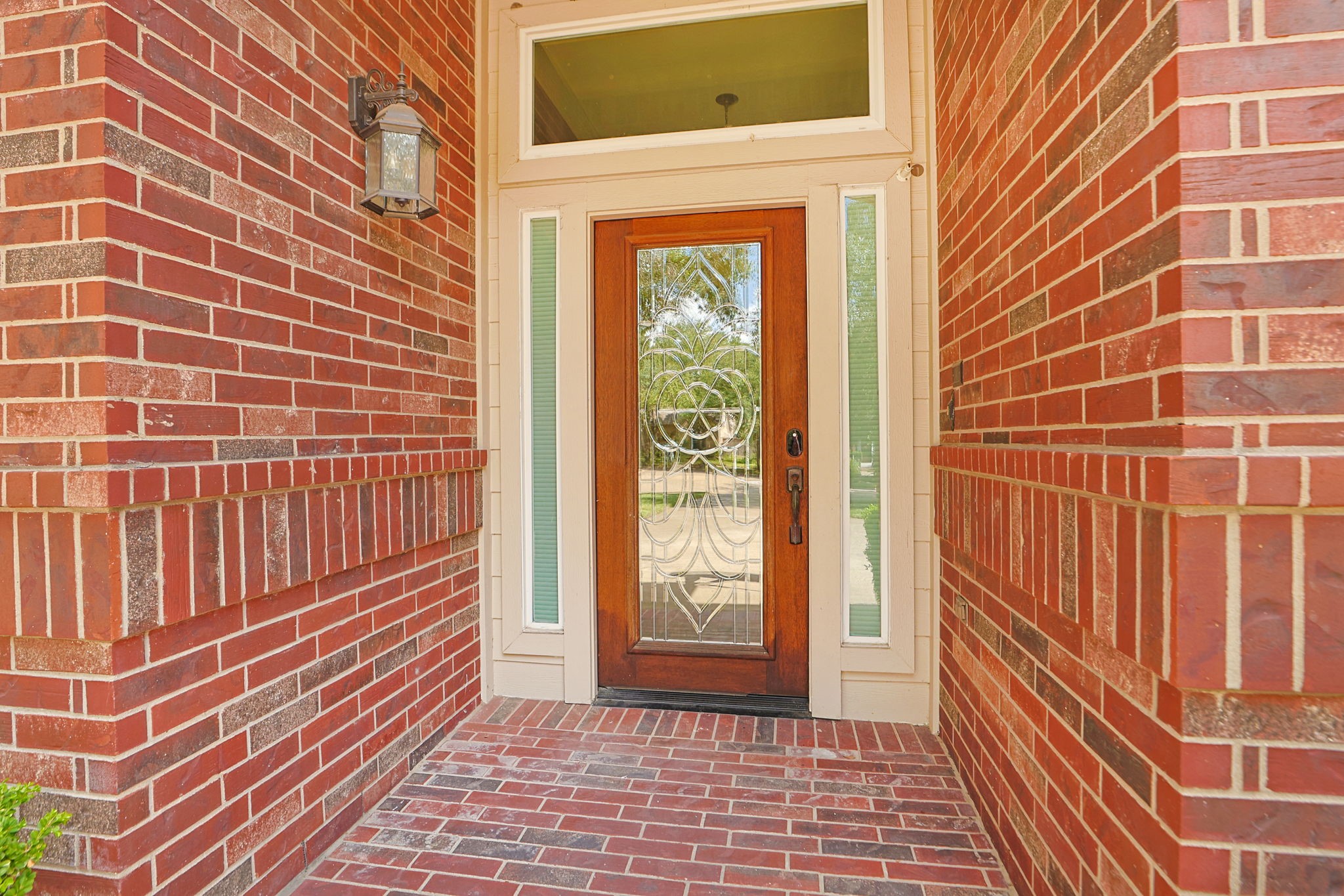 2215 Dorman Court Property Photo 3
