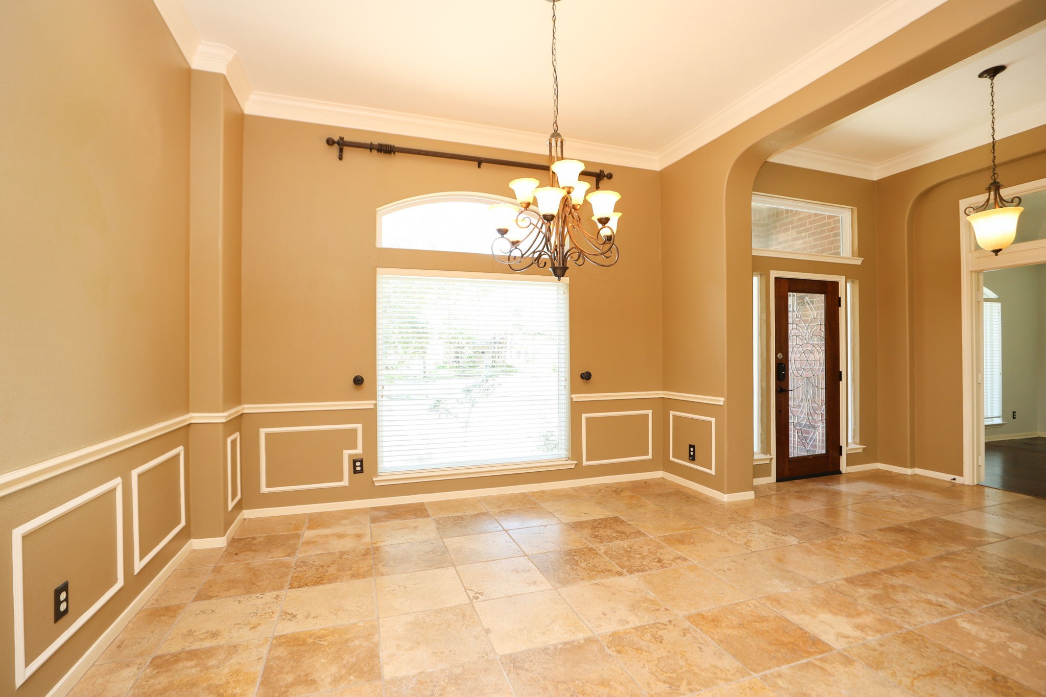 2215 Dorman Court Property Photo 5