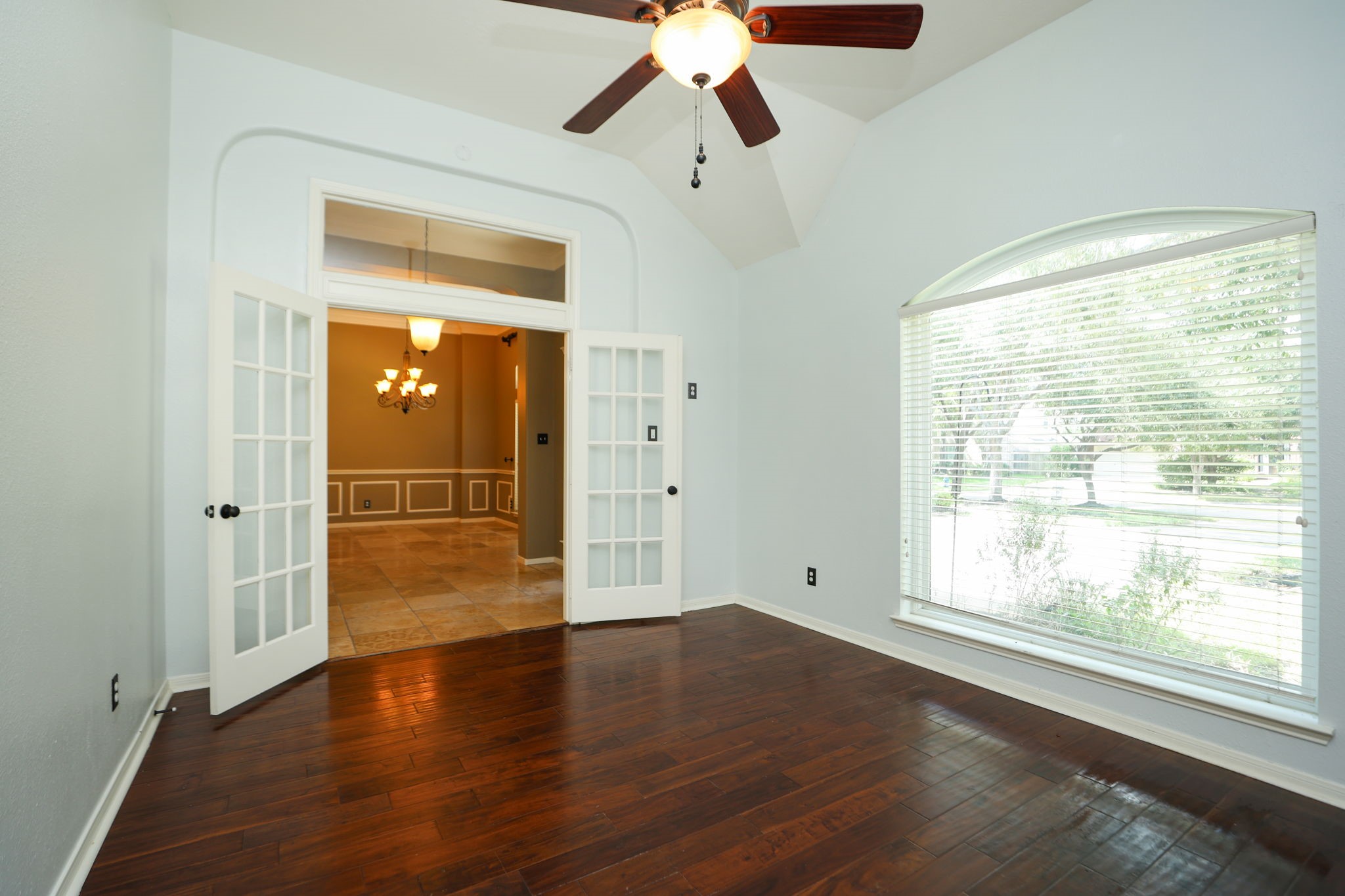 2215 Dorman Court Property Photo 7