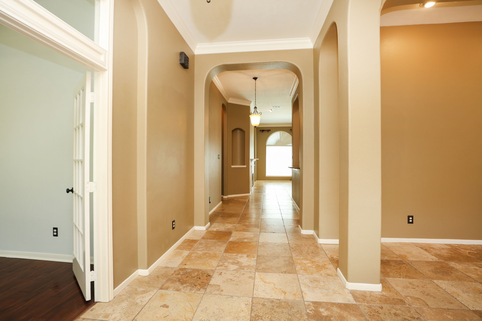 2215 Dorman Court Property Photo 8