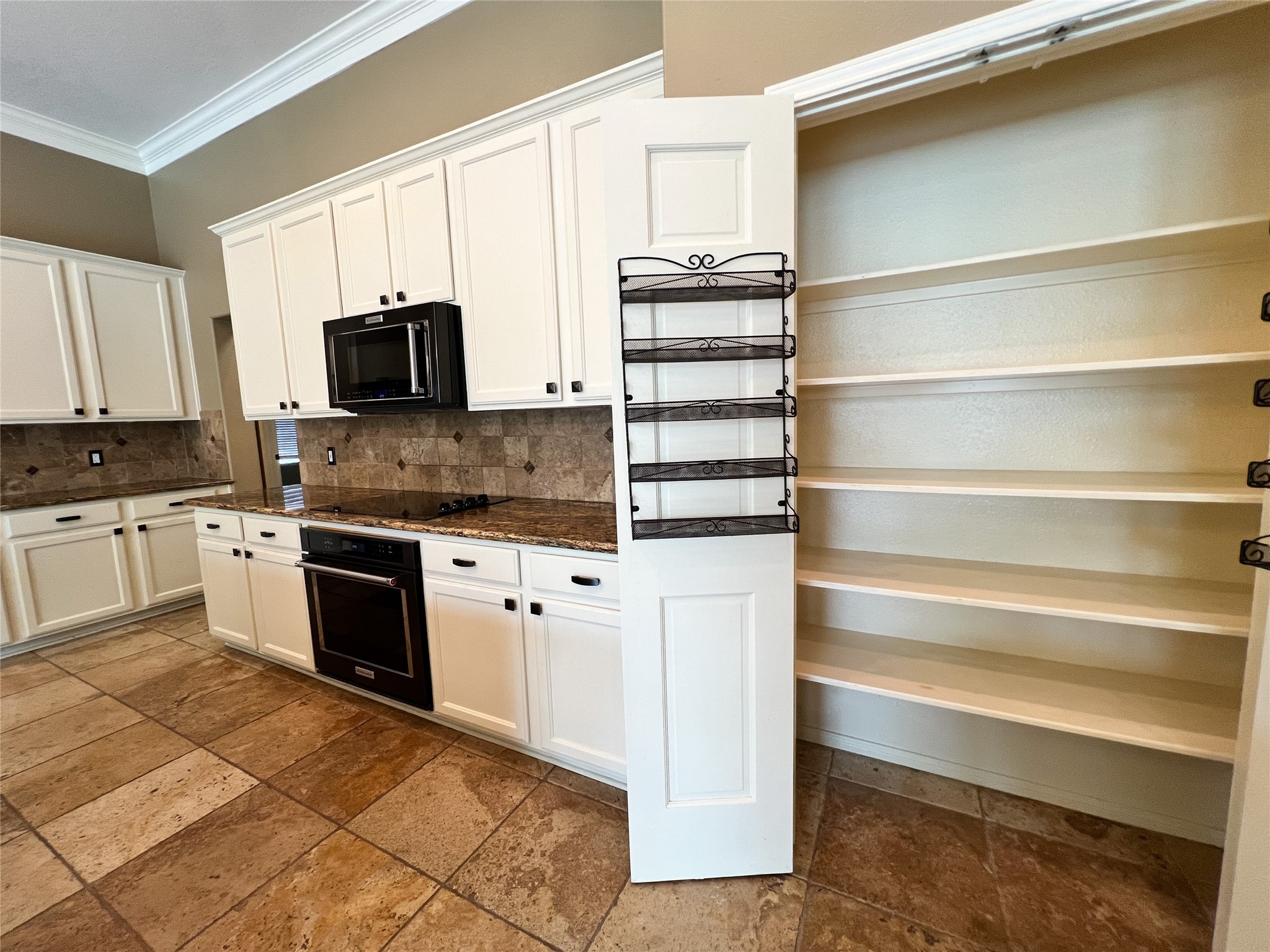 2215 Dorman Court Property Photo 10