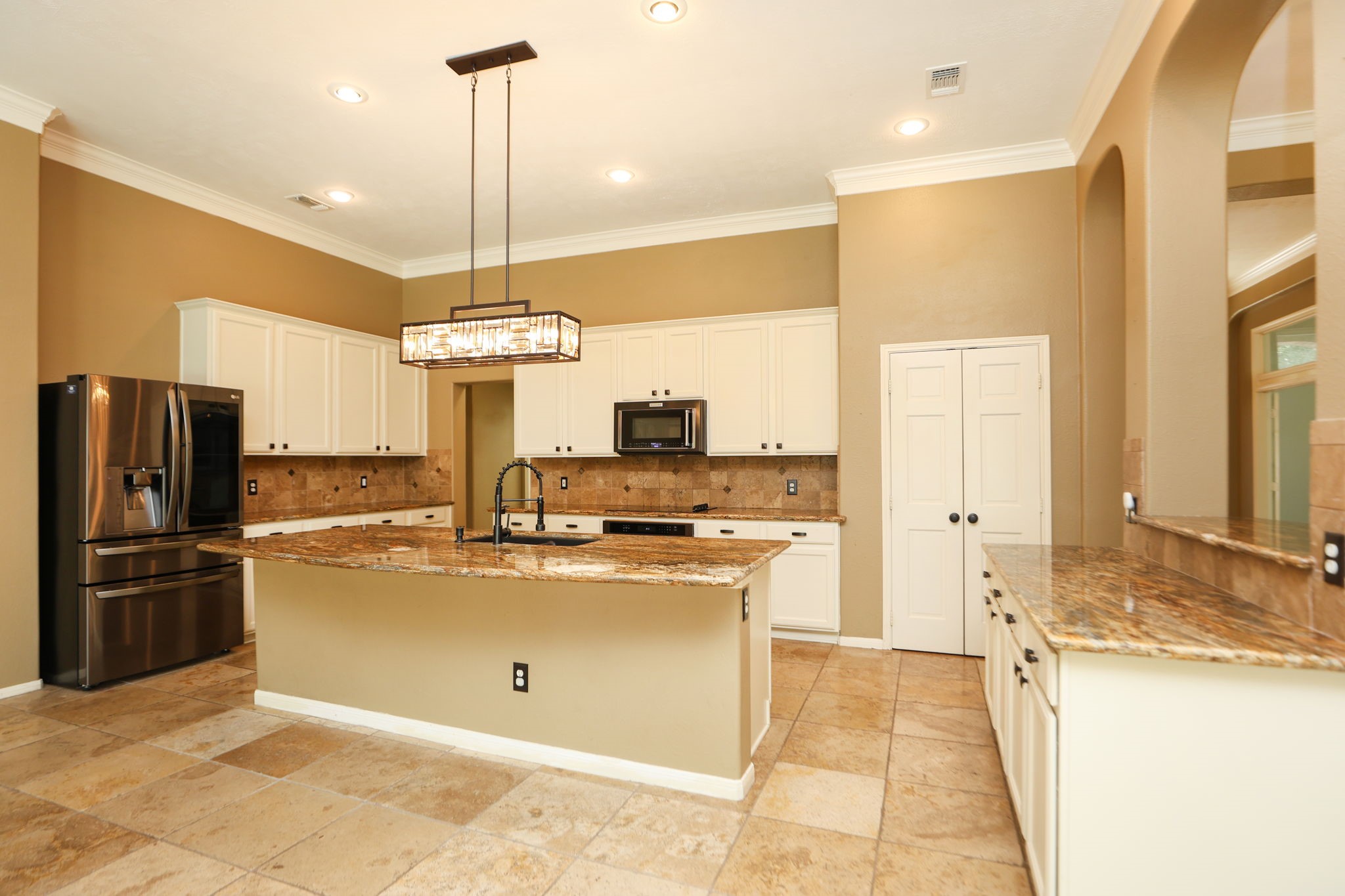 2215 Dorman Court Property Photo 10