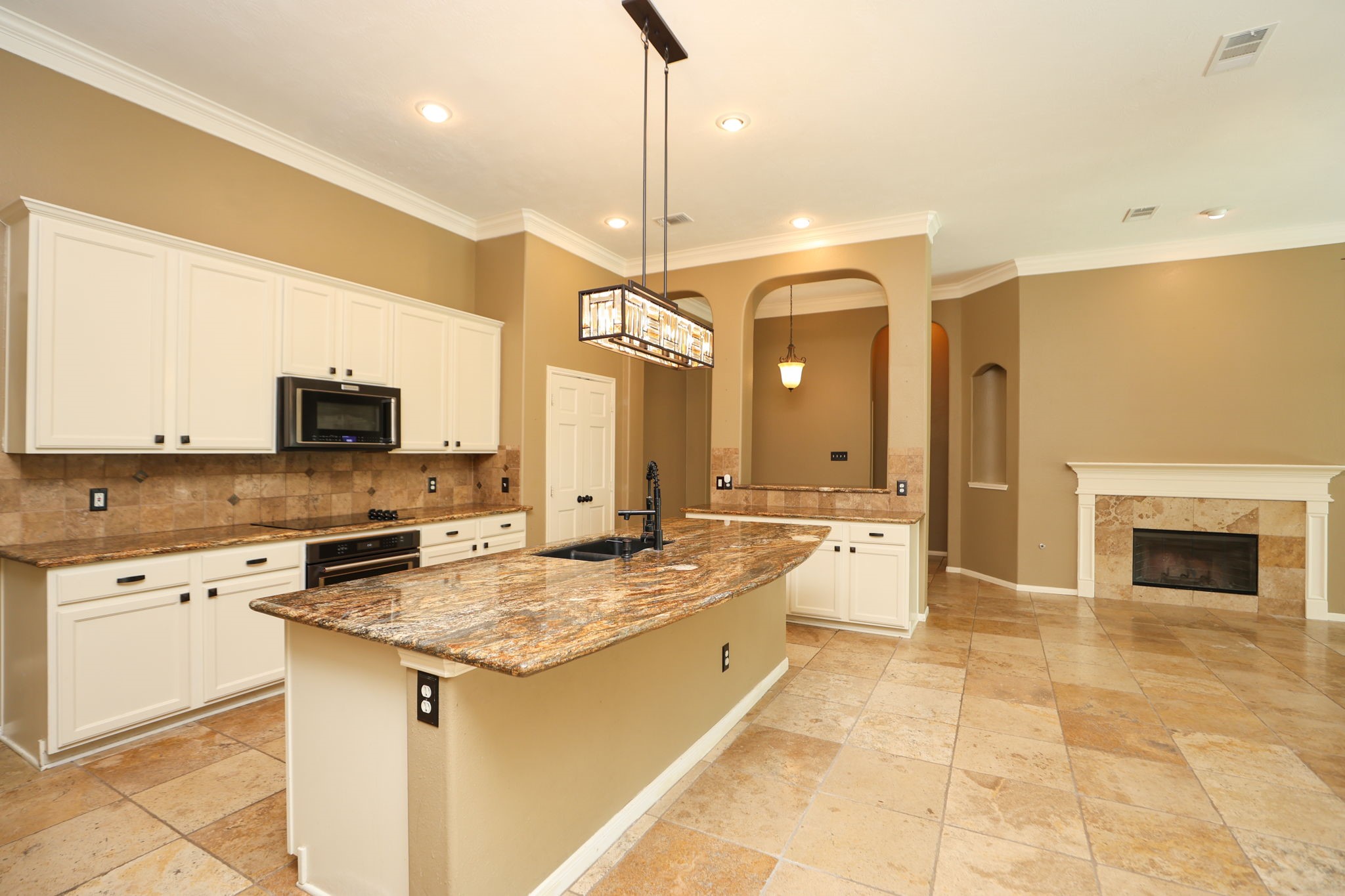 2215 Dorman Court Property Photo 12