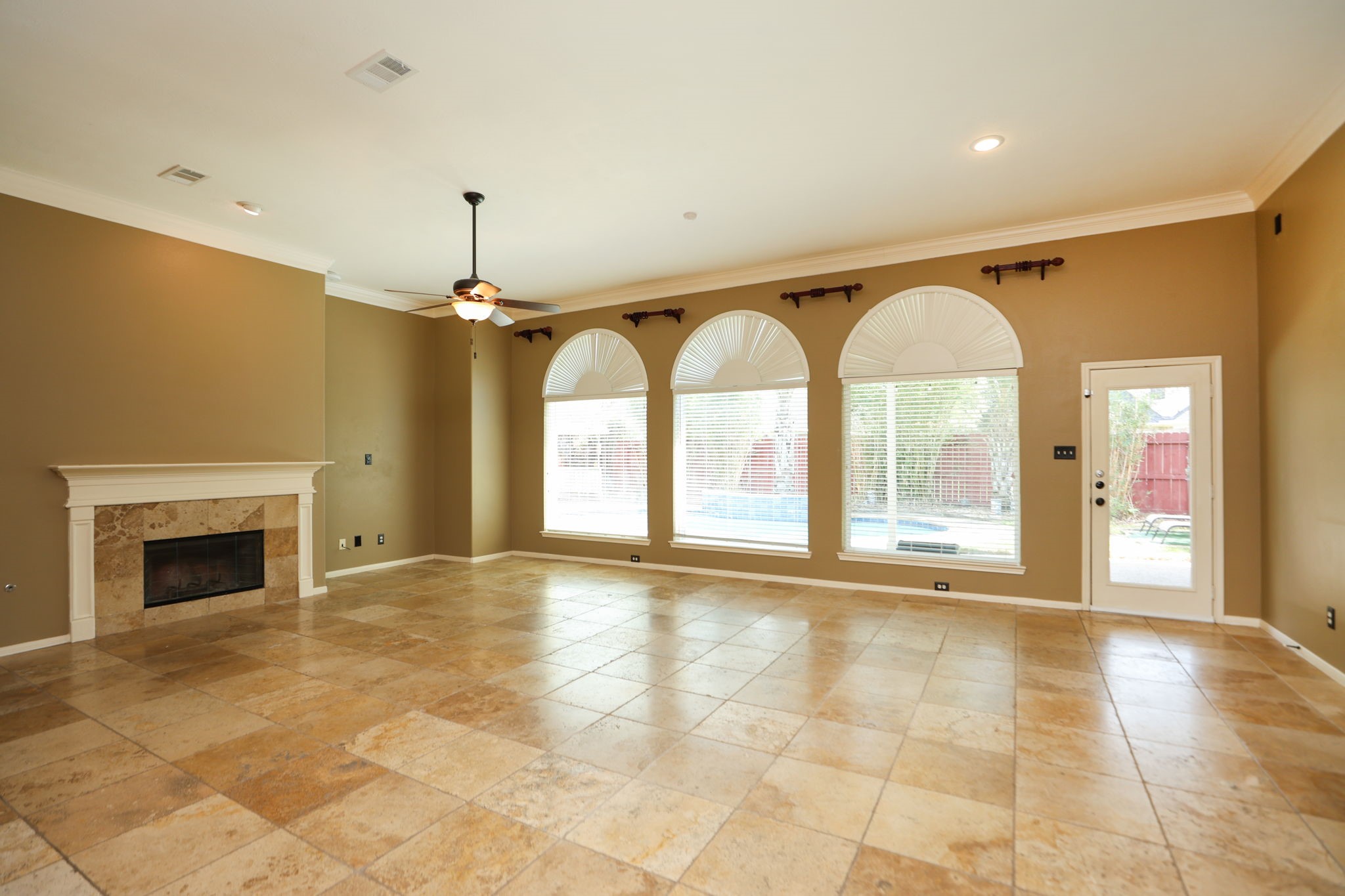 2215 Dorman Court Property Photo 14