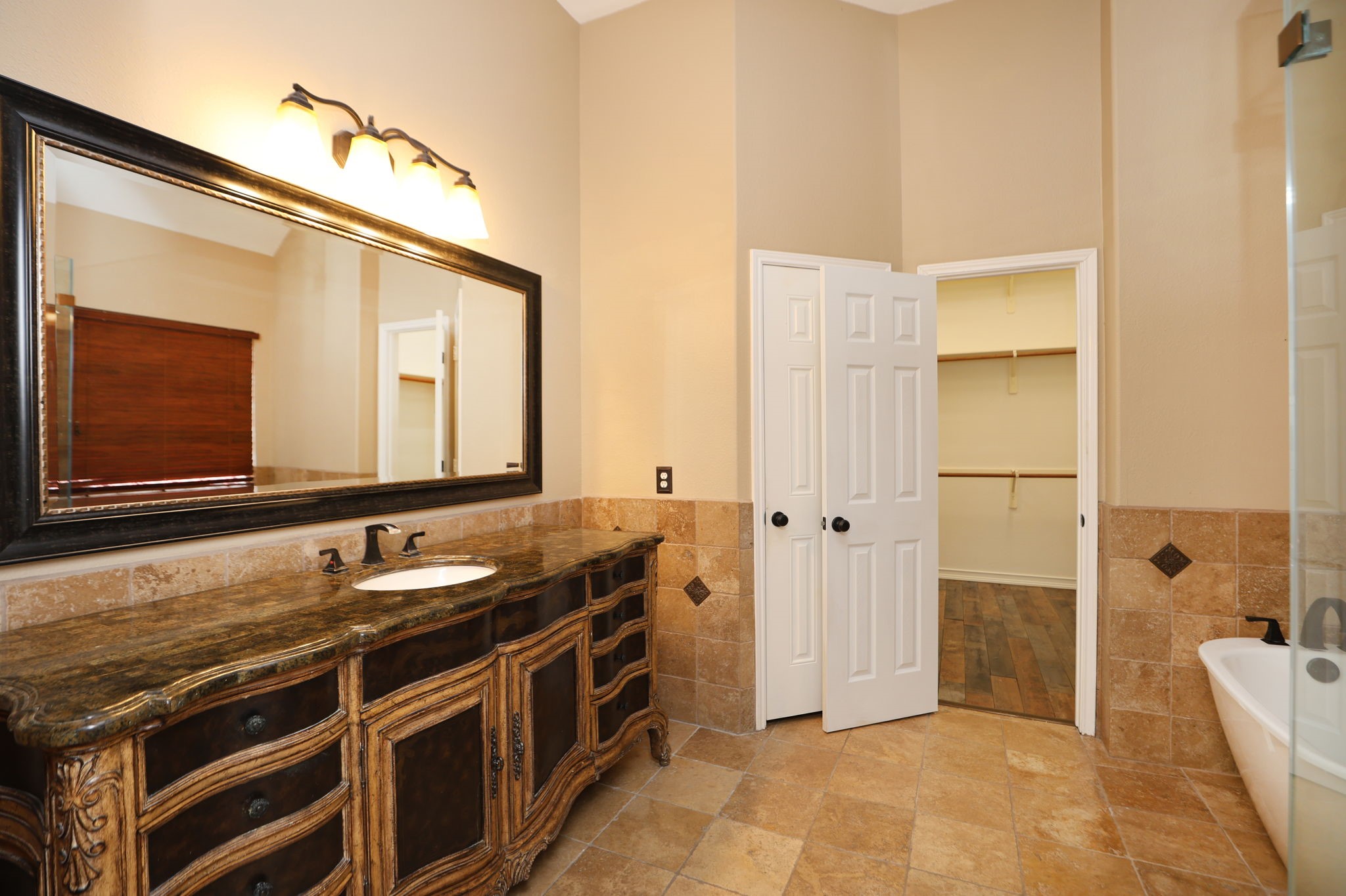 2215 Dorman Court Property Photo 18