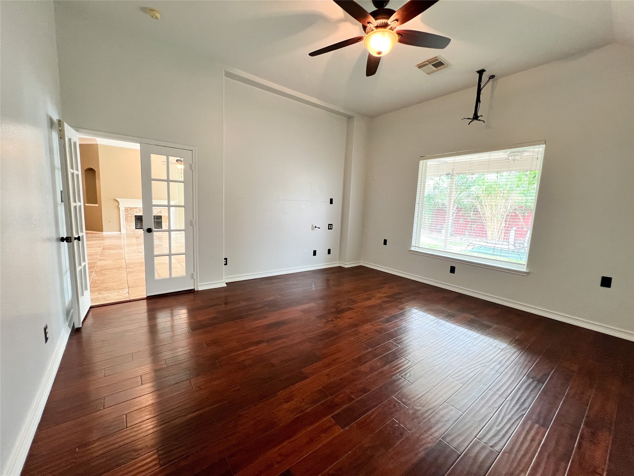 2215 Dorman Court Property Photo 19