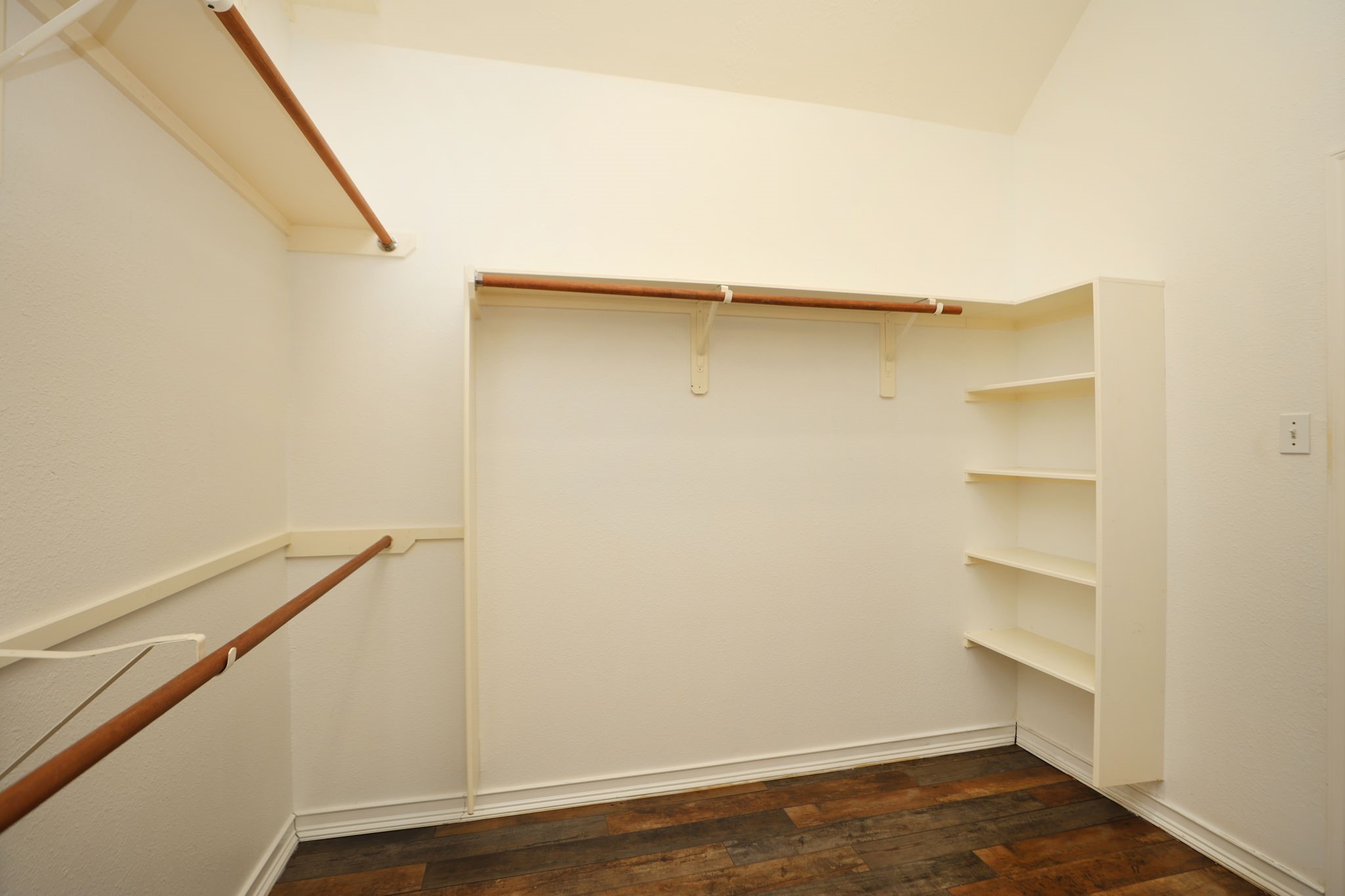 2215 Dorman Court Property Photo 21