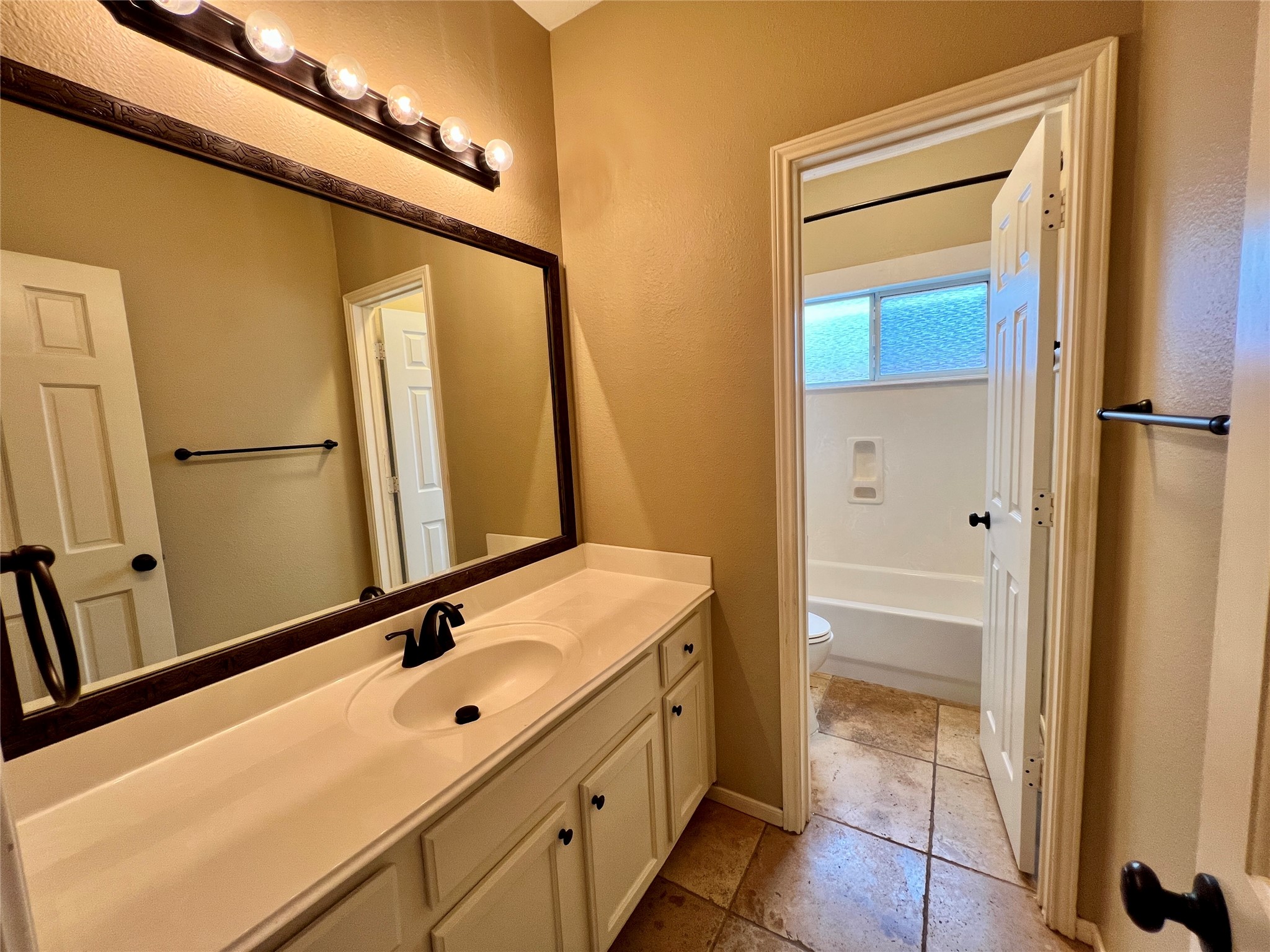 2215 Dorman Court Property Photo 22