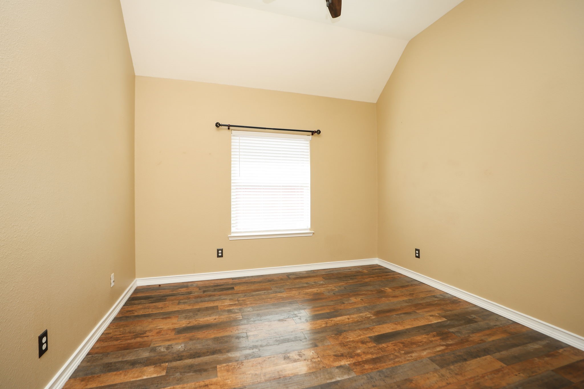 2215 Dorman Court Property Photo 22