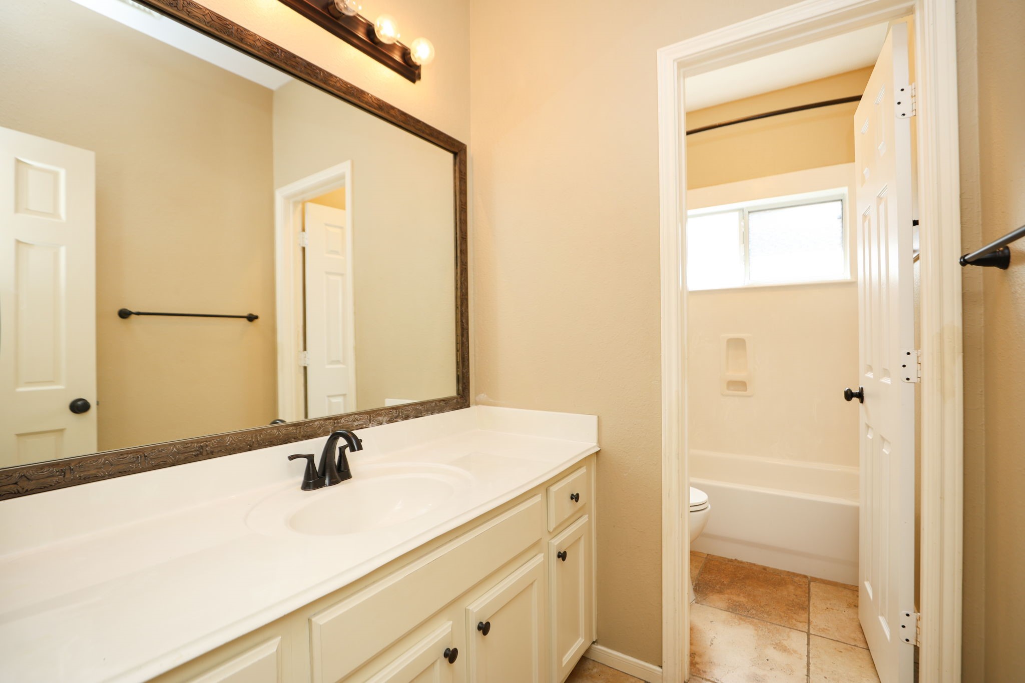 2215 Dorman Court Property Photo 23