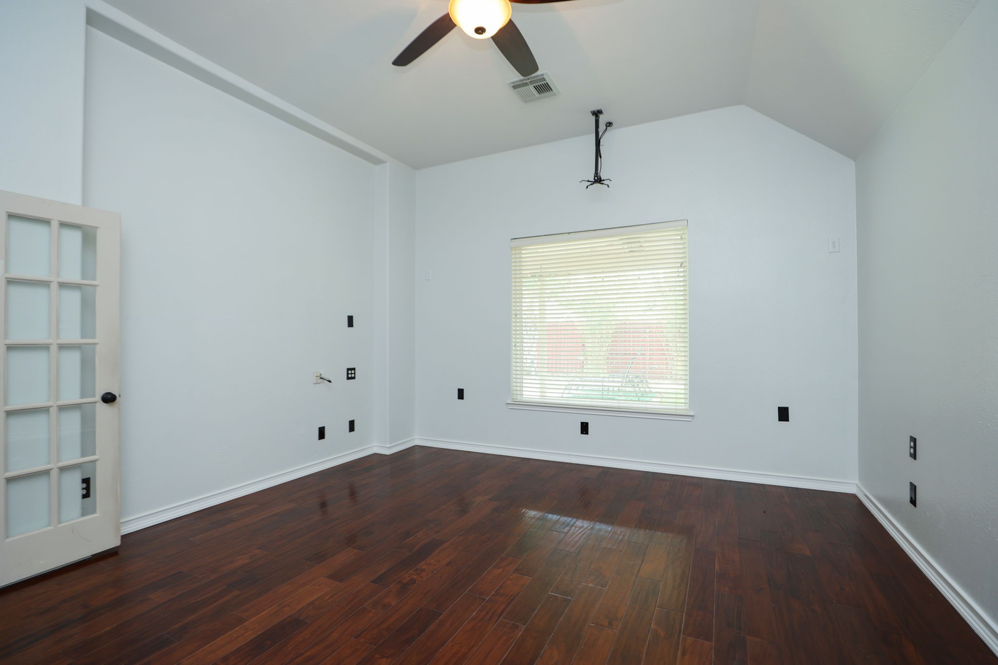 2215 Dorman Court Property Photo 25