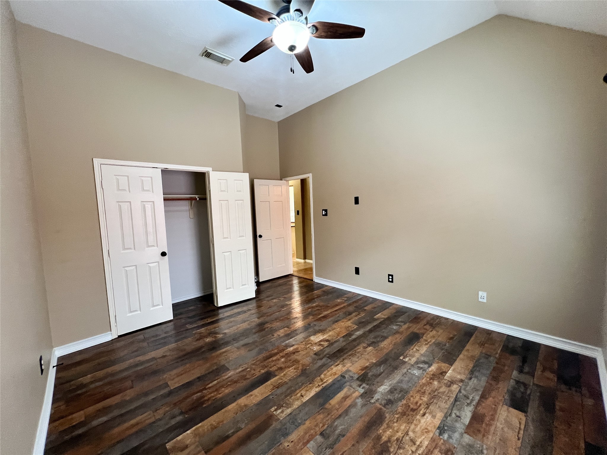 2215 Dorman Court Property Photo 27