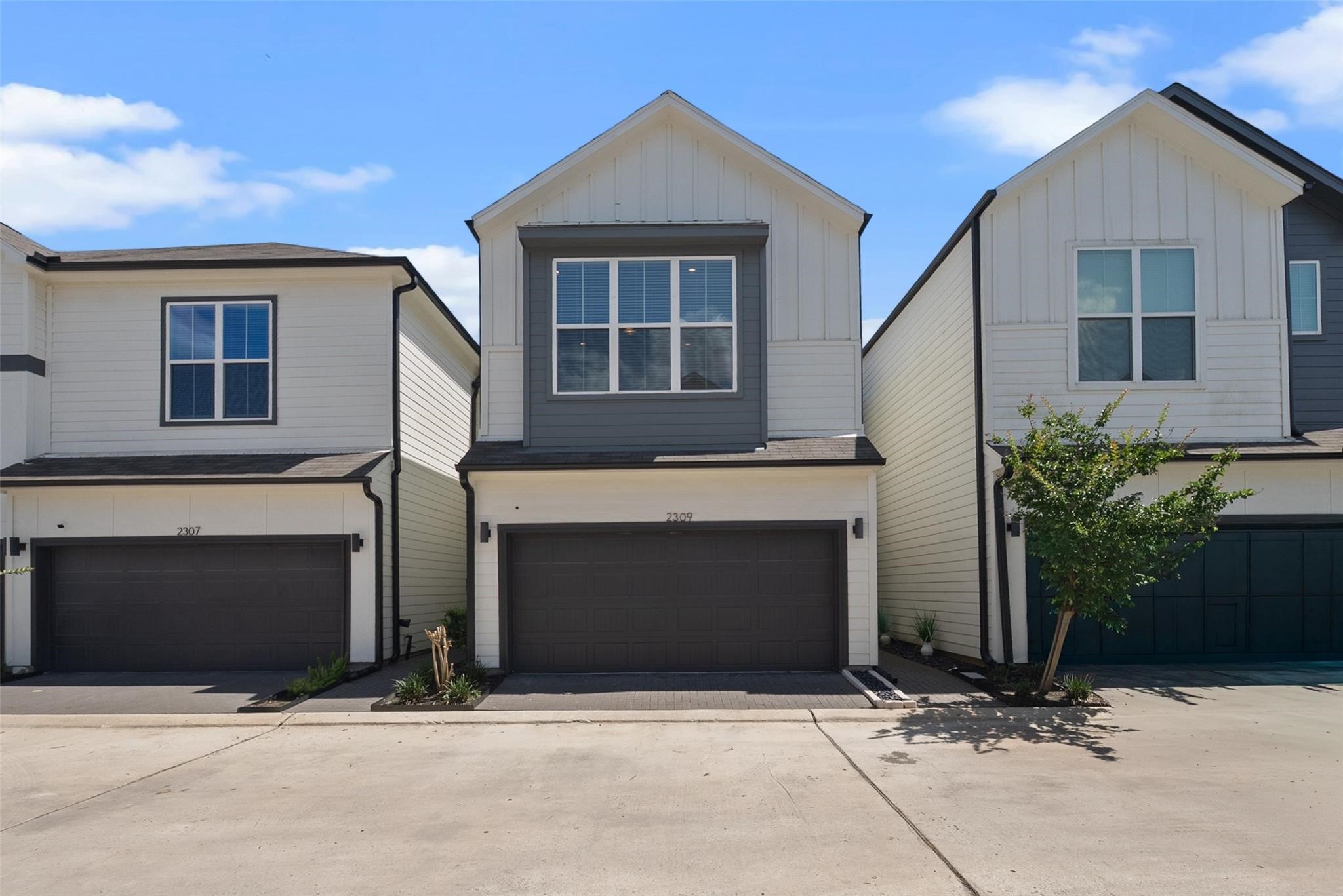 2309 Silva Park Lane Property Photo 1