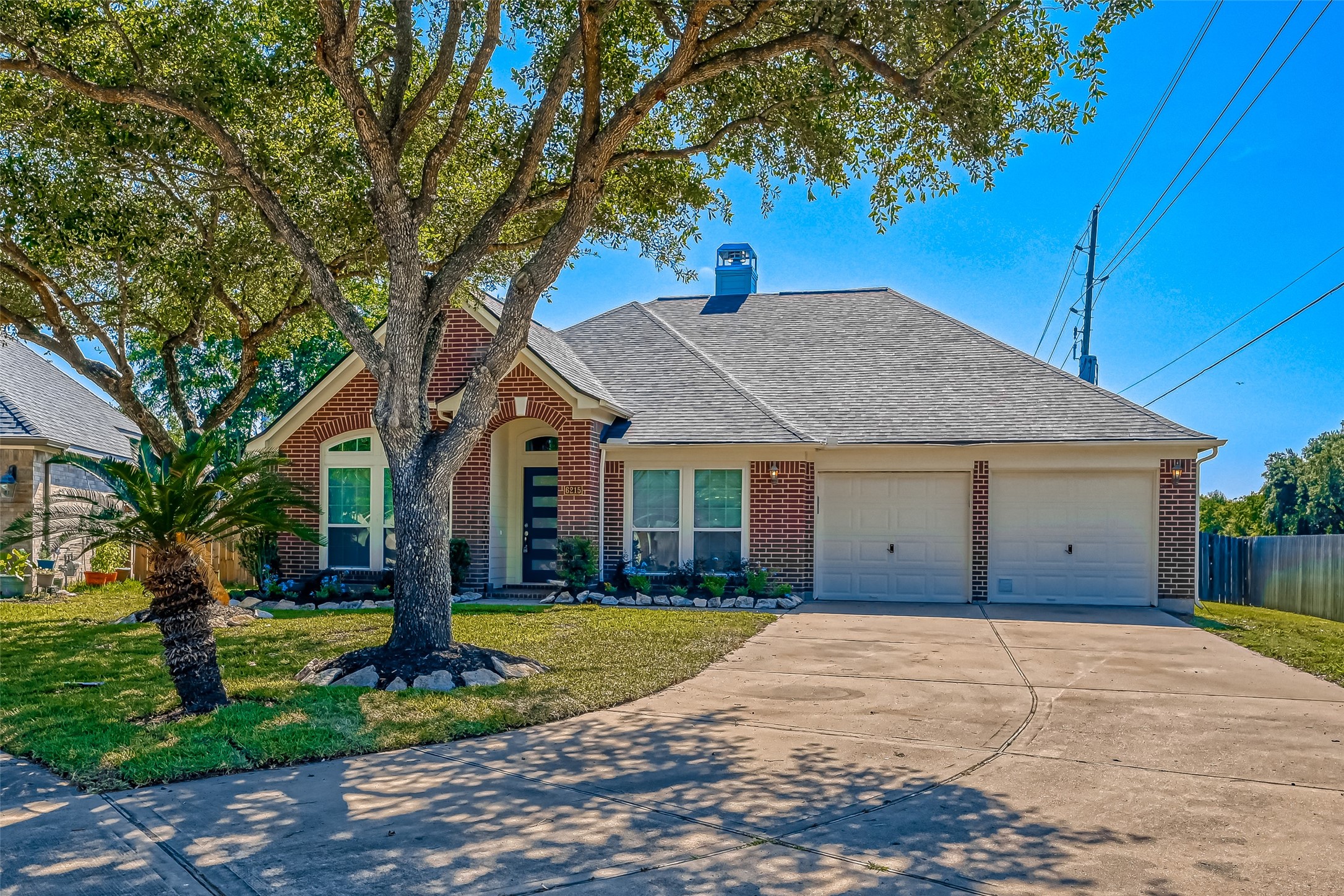 6215 Suncrest Court Property Photo 1