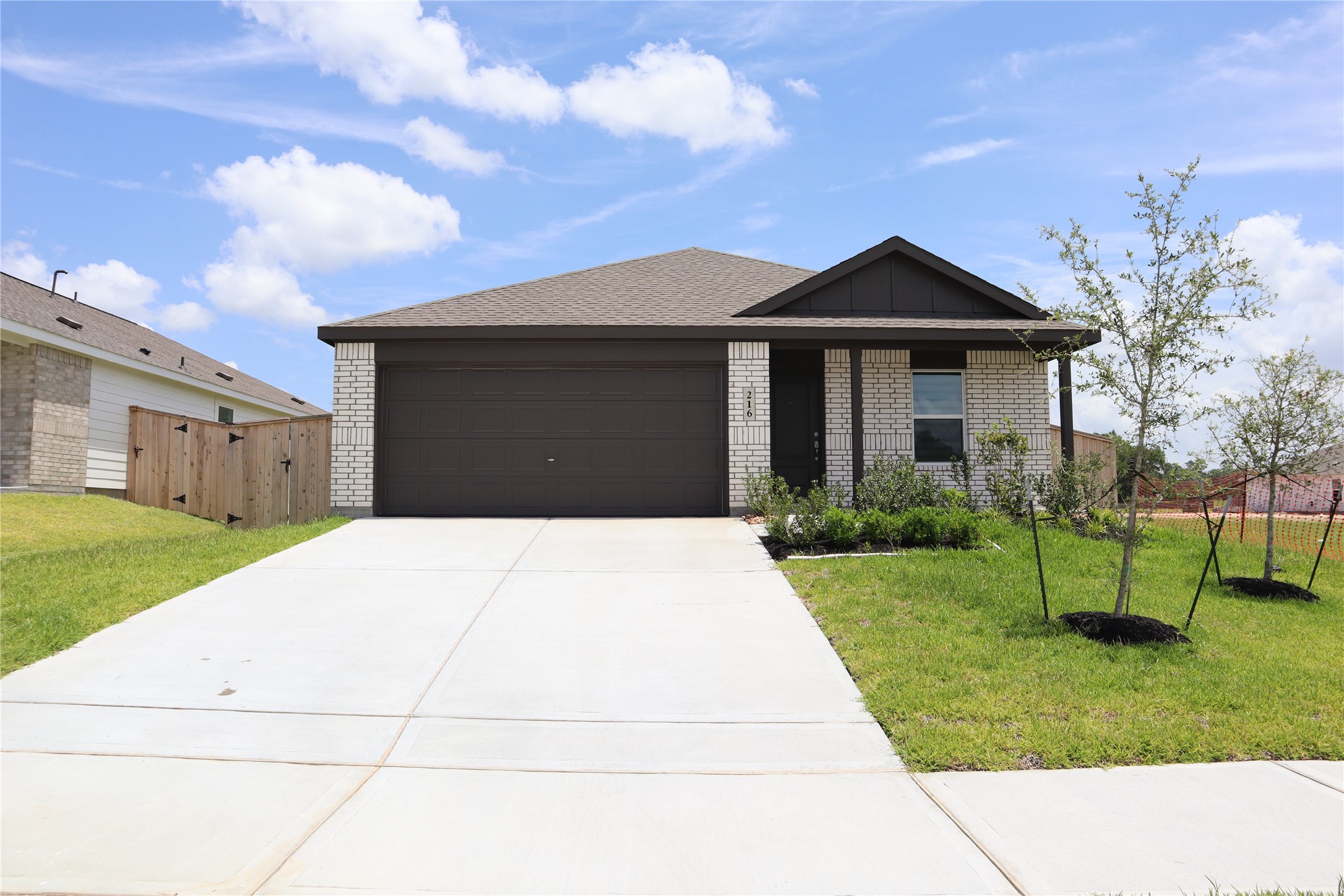 216 Lantana Ln Property Photo 1