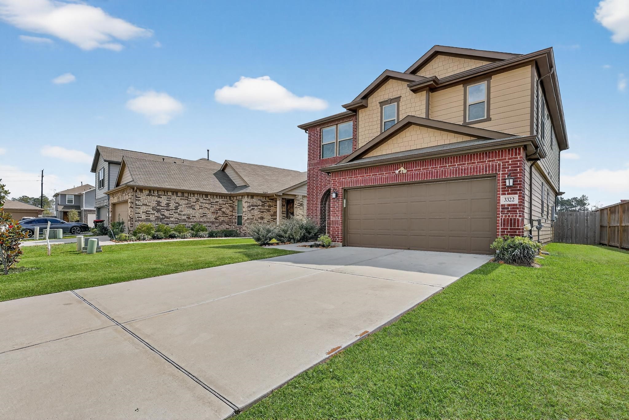3322 Nila Creek Drive Property Photo 2
