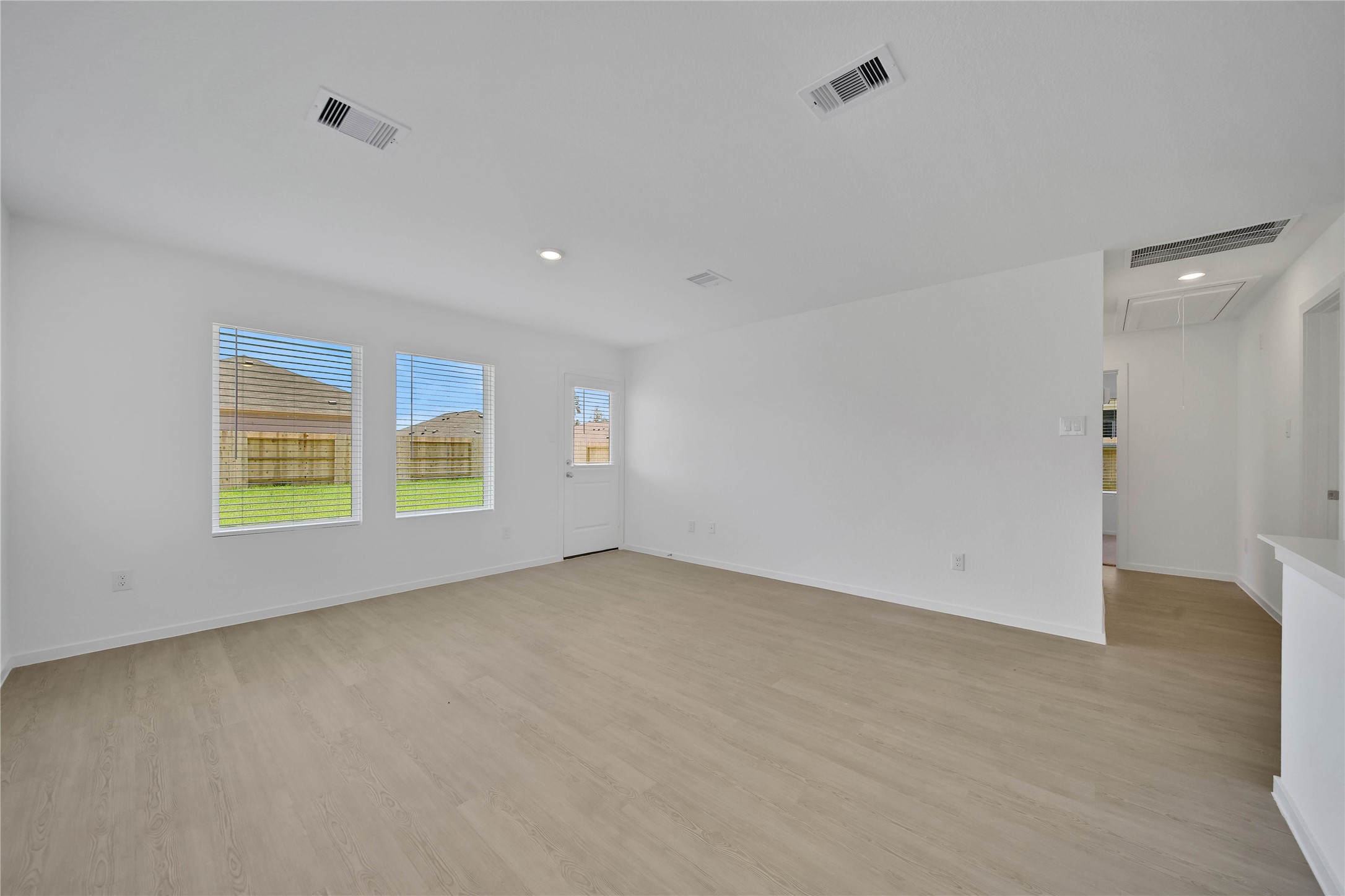 16522 Ithaca Pheasant Drive Property Photo 9