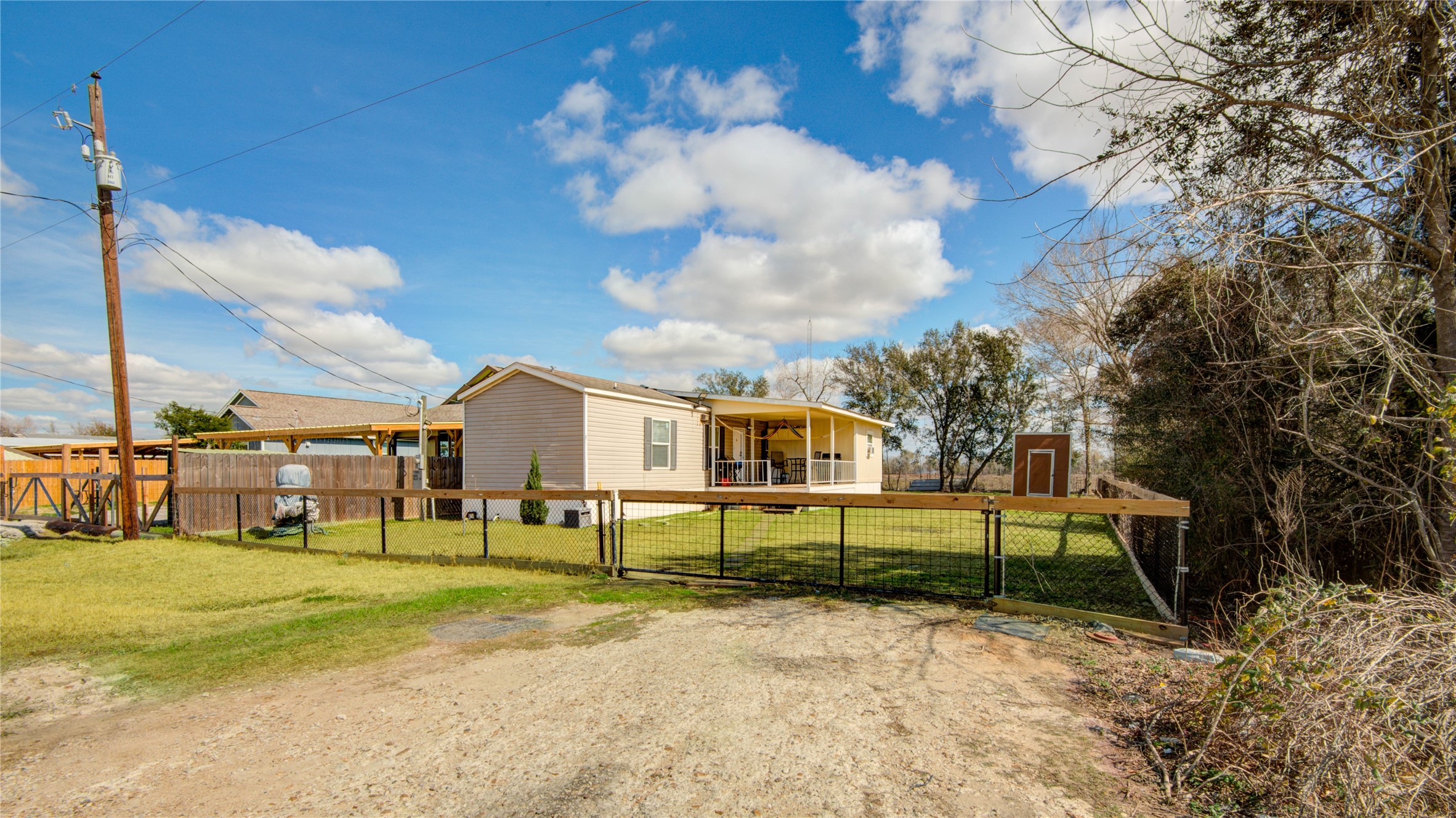 12903 Green Valley Drive Property Photo 3