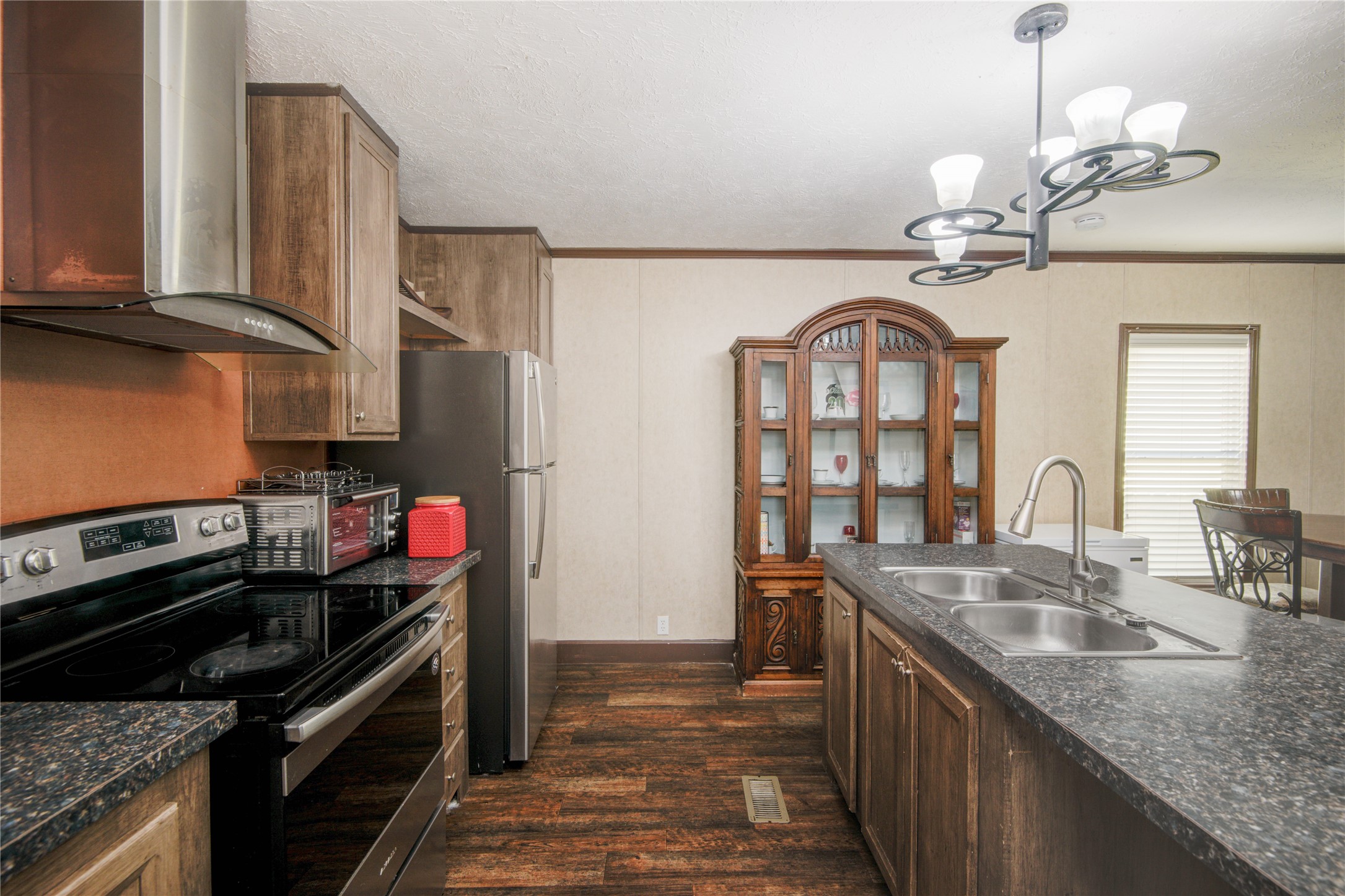 12903 Green Valley Drive Property Photo 8