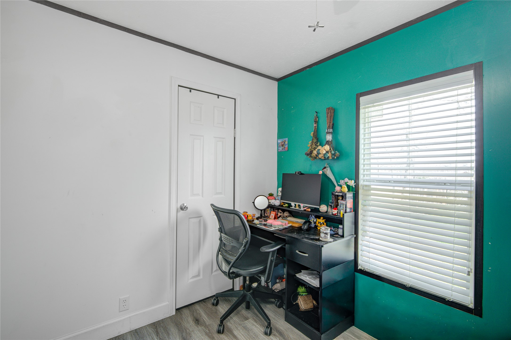 12903 Green Valley Drive Property Photo 12